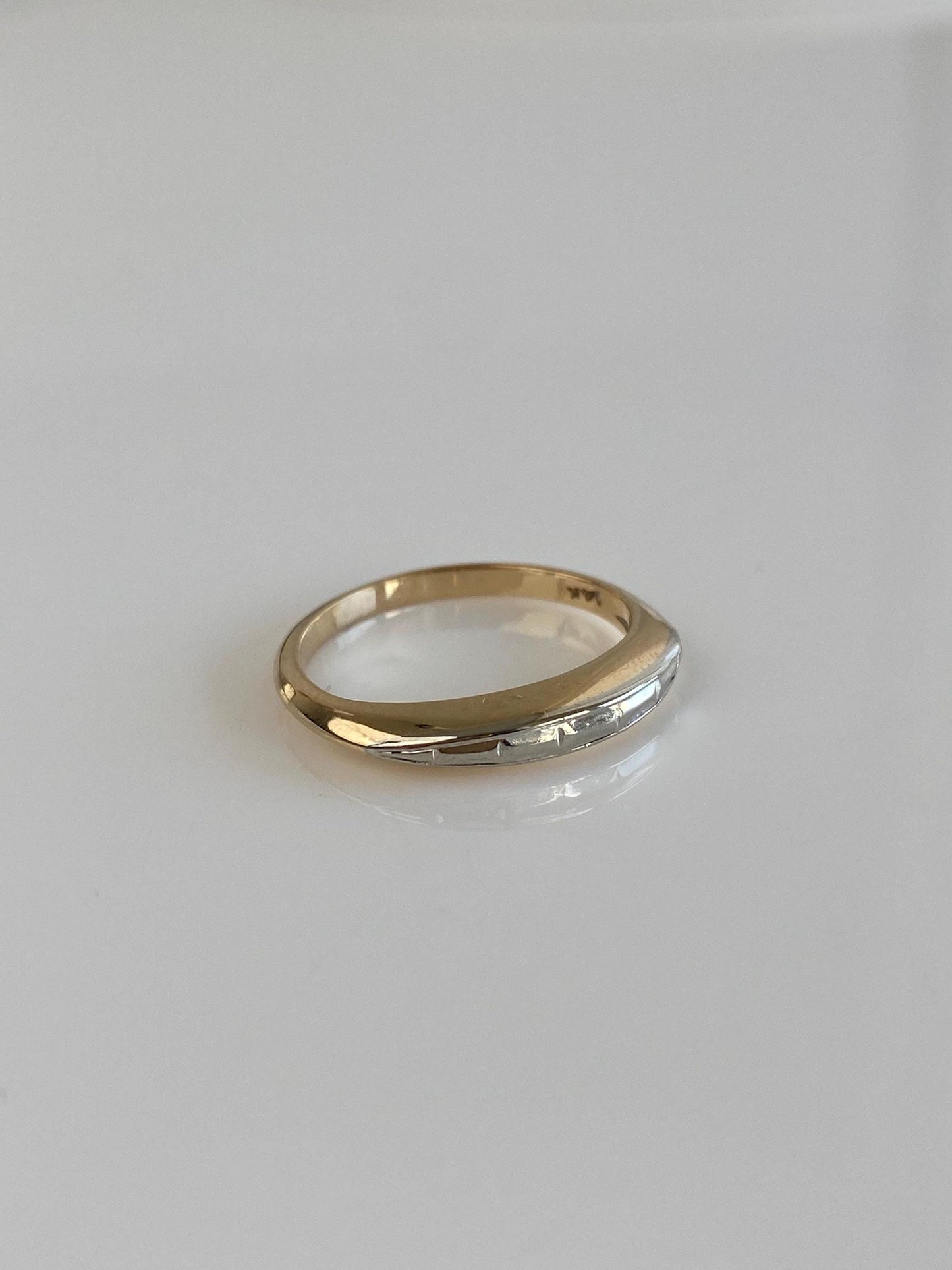 Vintage Solid 14k White & Yellow Gold Design Ring Band - Size 4.5