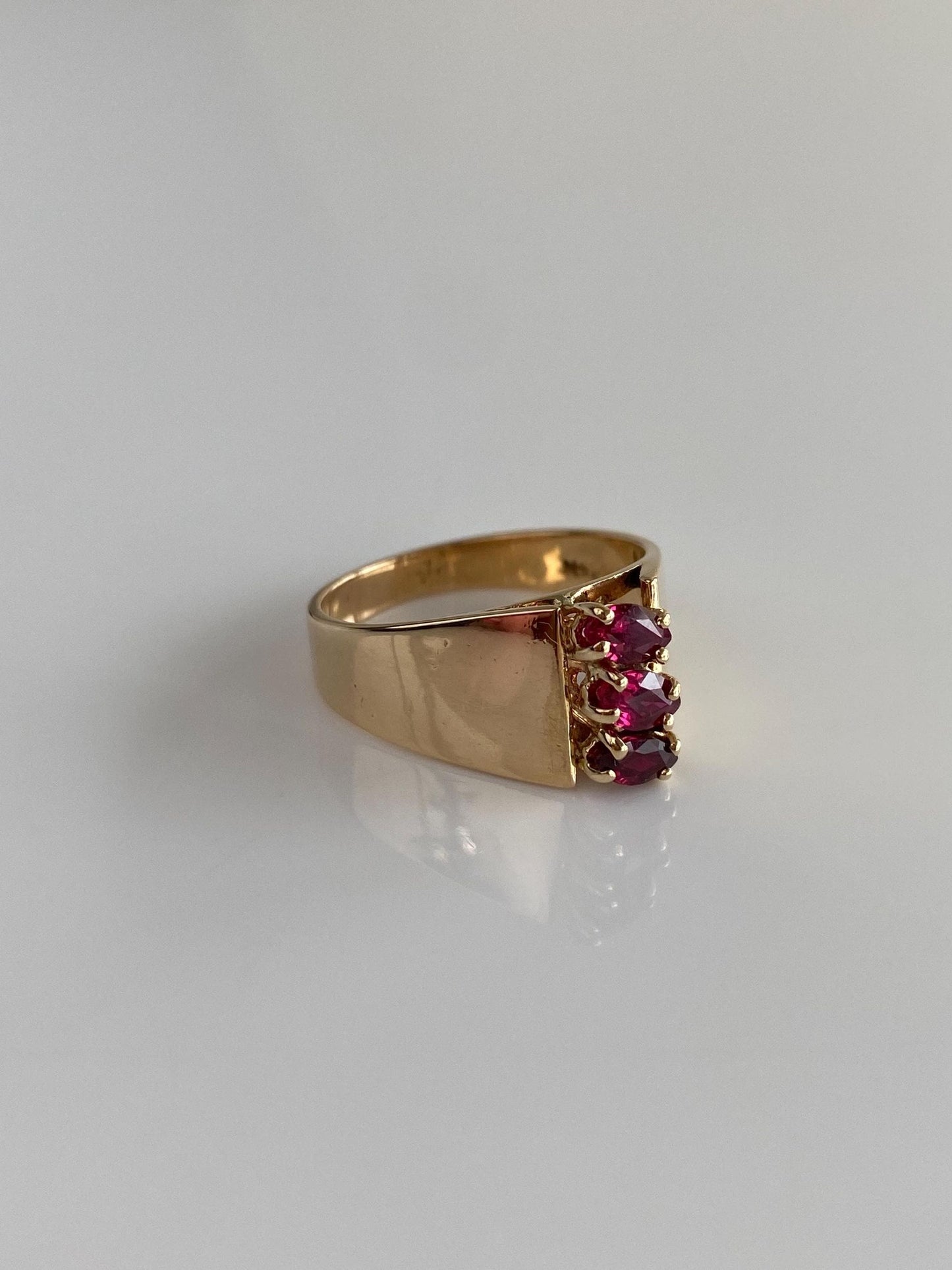 Vintage Solid 14k Yellow Gold Pink Sapphire Ring - Size 6.75