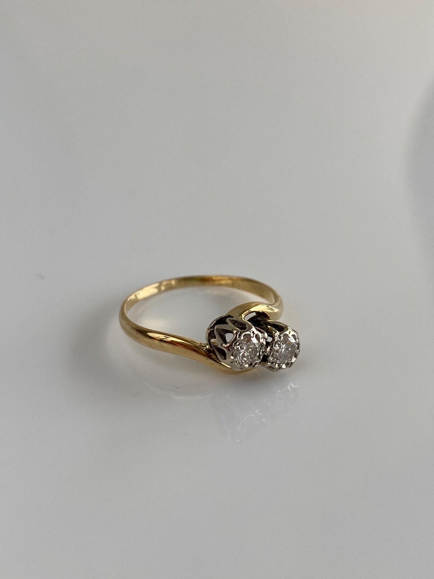 Vintage Solid 18k White & Yellow Gold Diamond Twist Ring - Size 5.25
