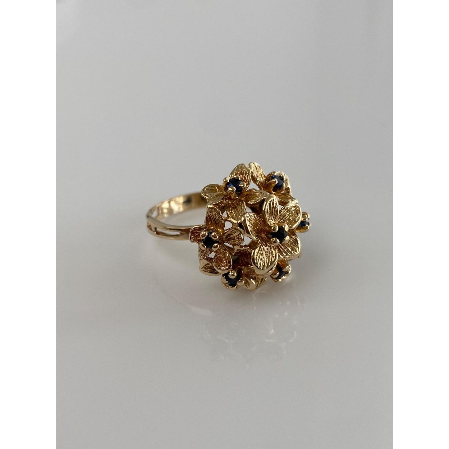 Vintage Solid 14k Yellow Gold Blue Sapphire Flower Bouquet Ring - Size 8