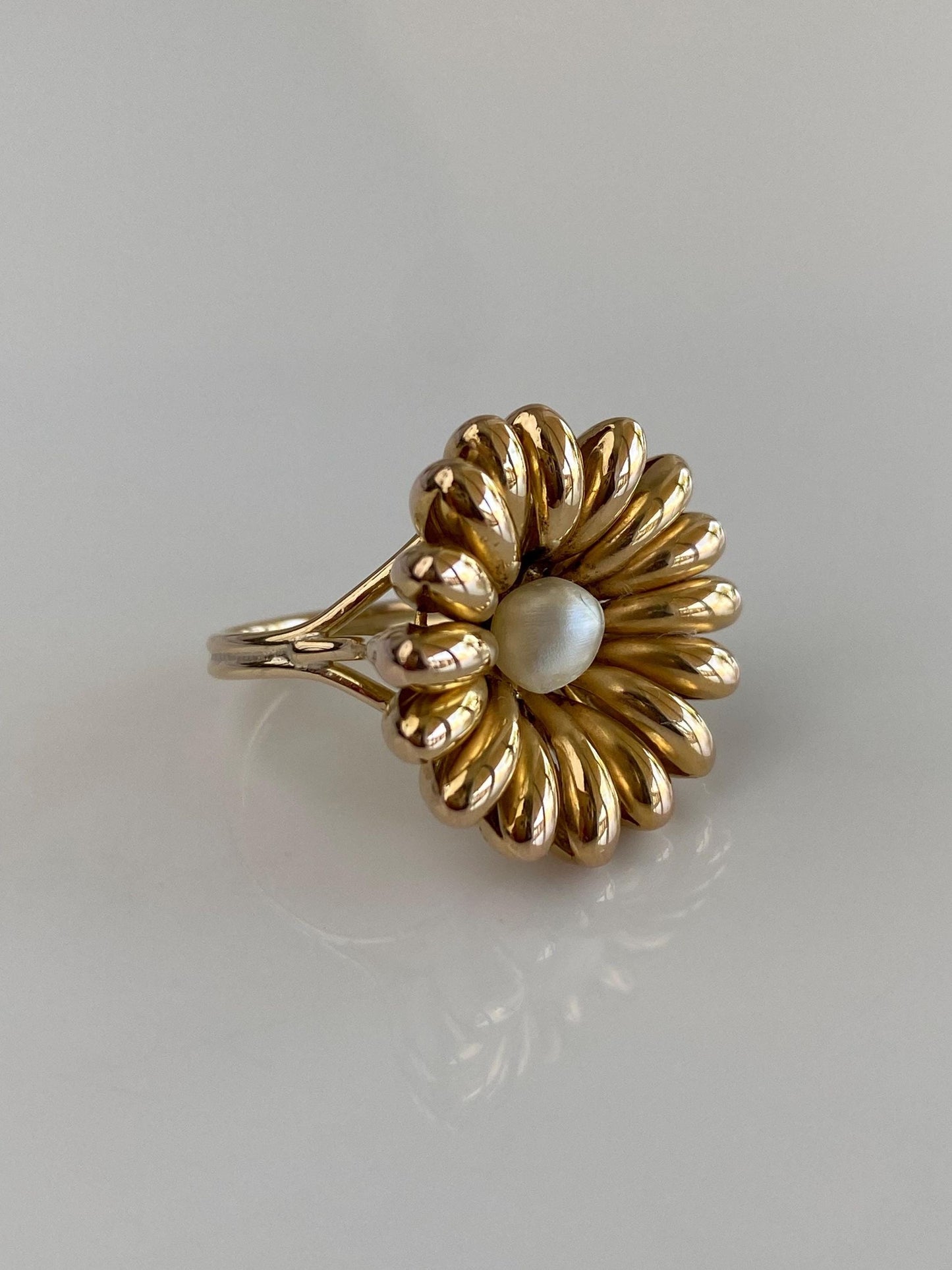 Vintage 18k Yellow Gold Pearl Flower Ring - Size 5