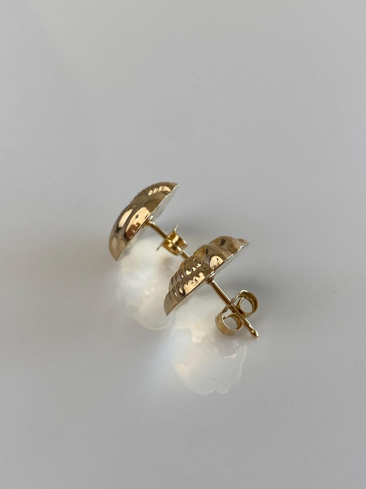 Vintage 14k Yellow Gold Embossed Domed Stud Earrings