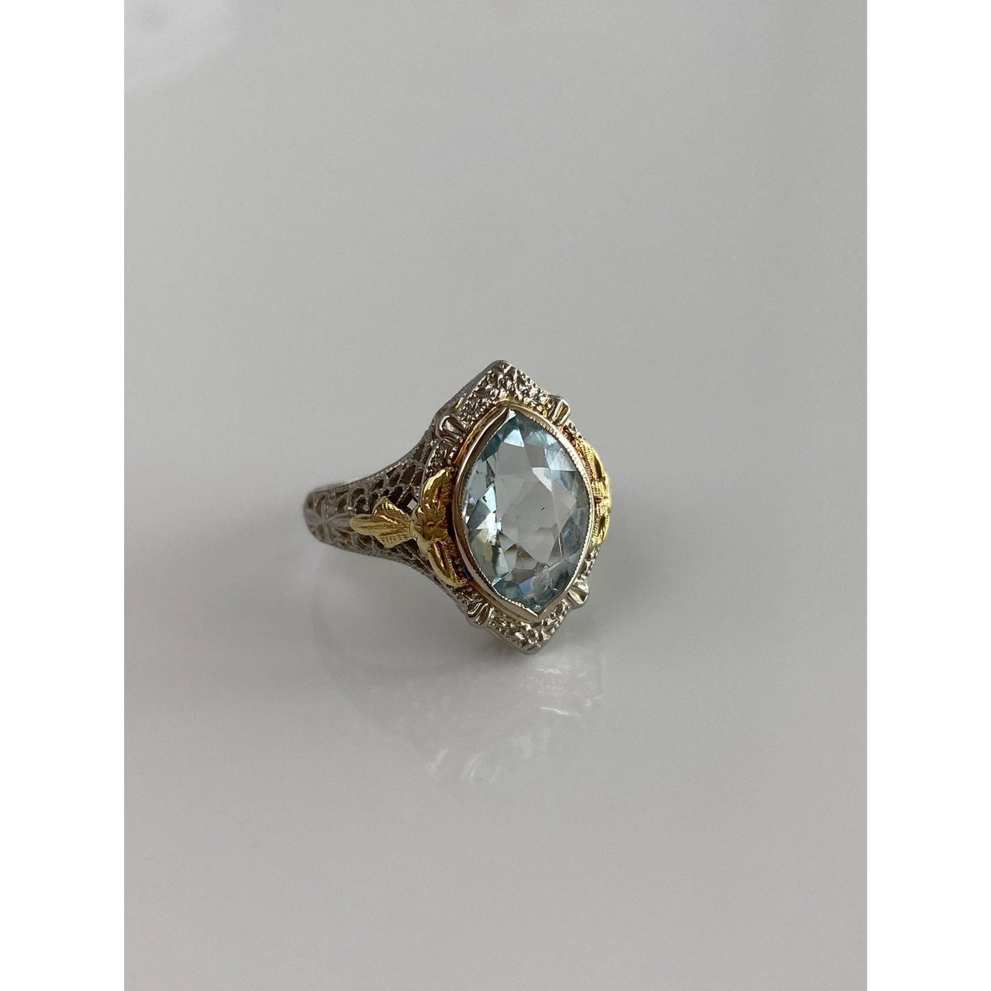 Vintage Solid 10k White & Yellow Gold Light Blue Cubic Zirconia Art Deco Ring - Size 4.25