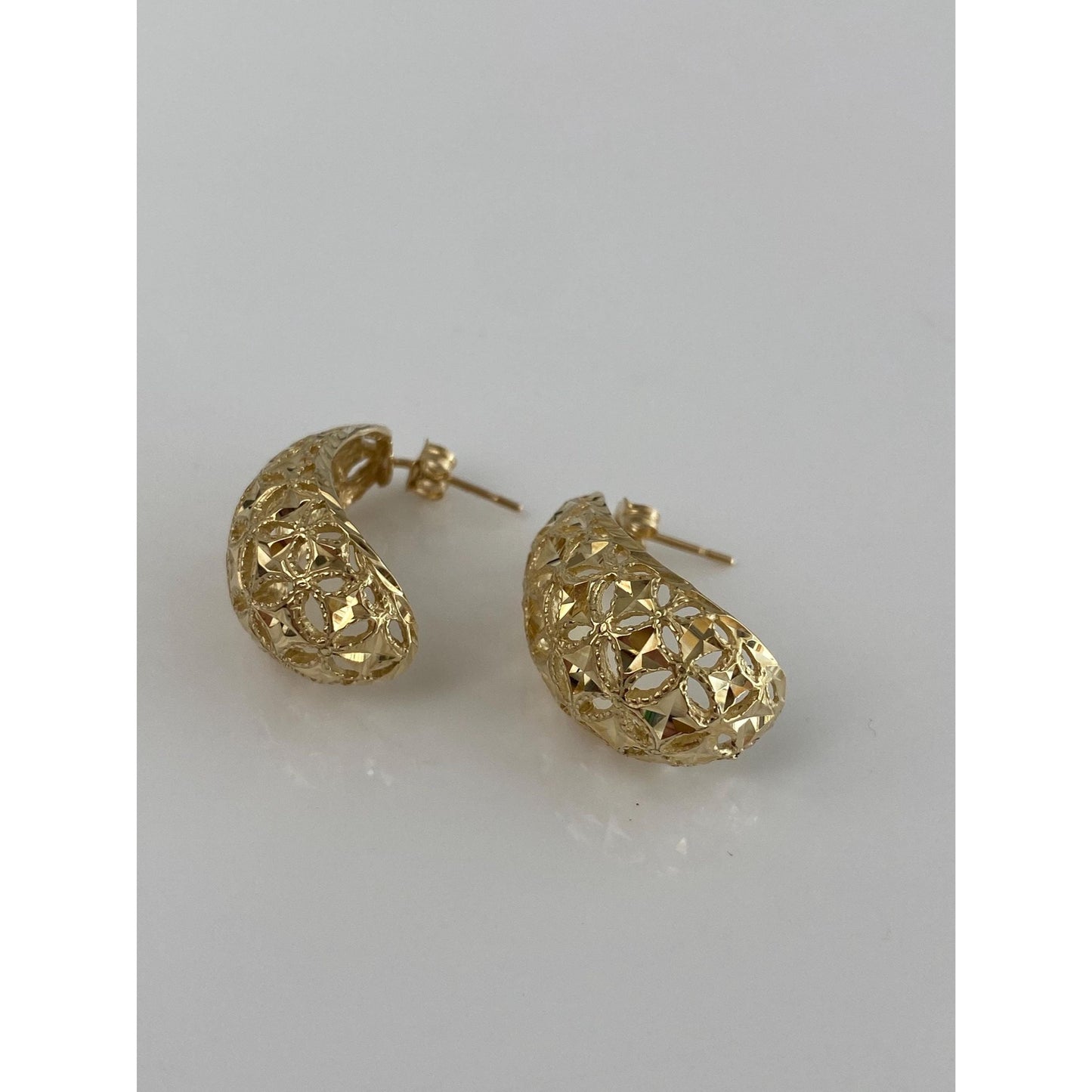 Vintage Solid 14k Yellow Gold Diamond Cut Drop Earrings