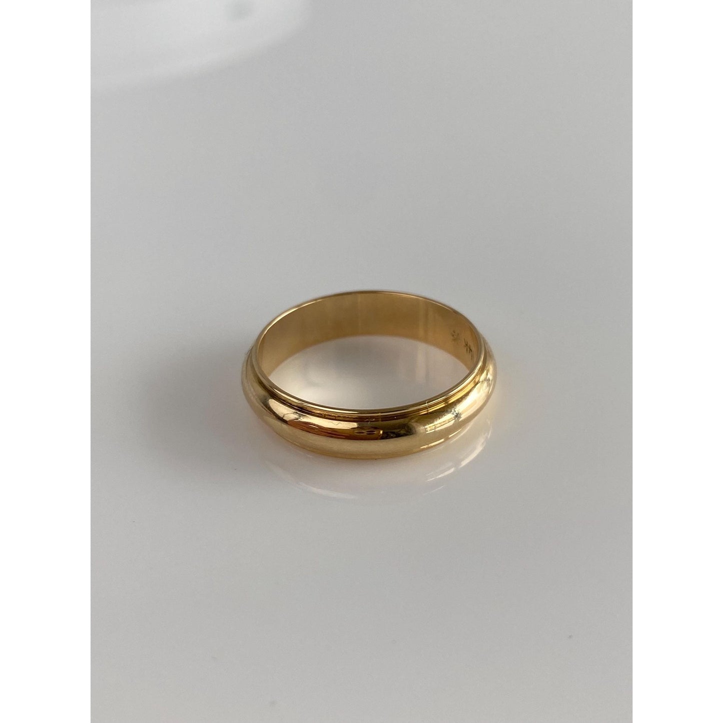 Vintage Solid 14k Yellow Gold Beveled Ring Band - Size 9.75