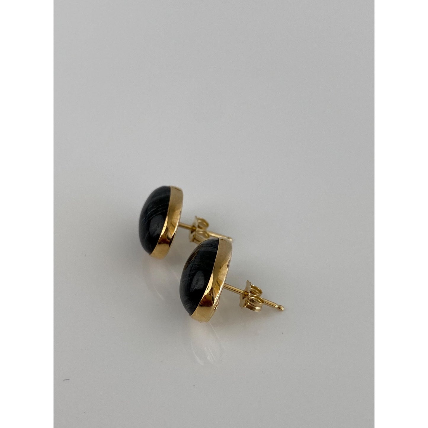 Vintage Solid 14k Yellow Gold Agate Stud Earrings