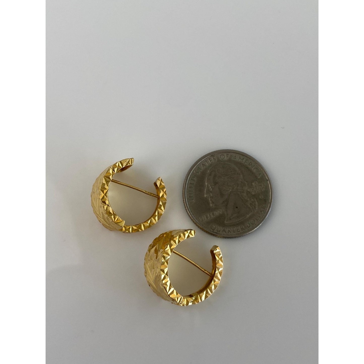 Vintage Solid 20k Yellow Gold Diamond Cut Hoop Earrings