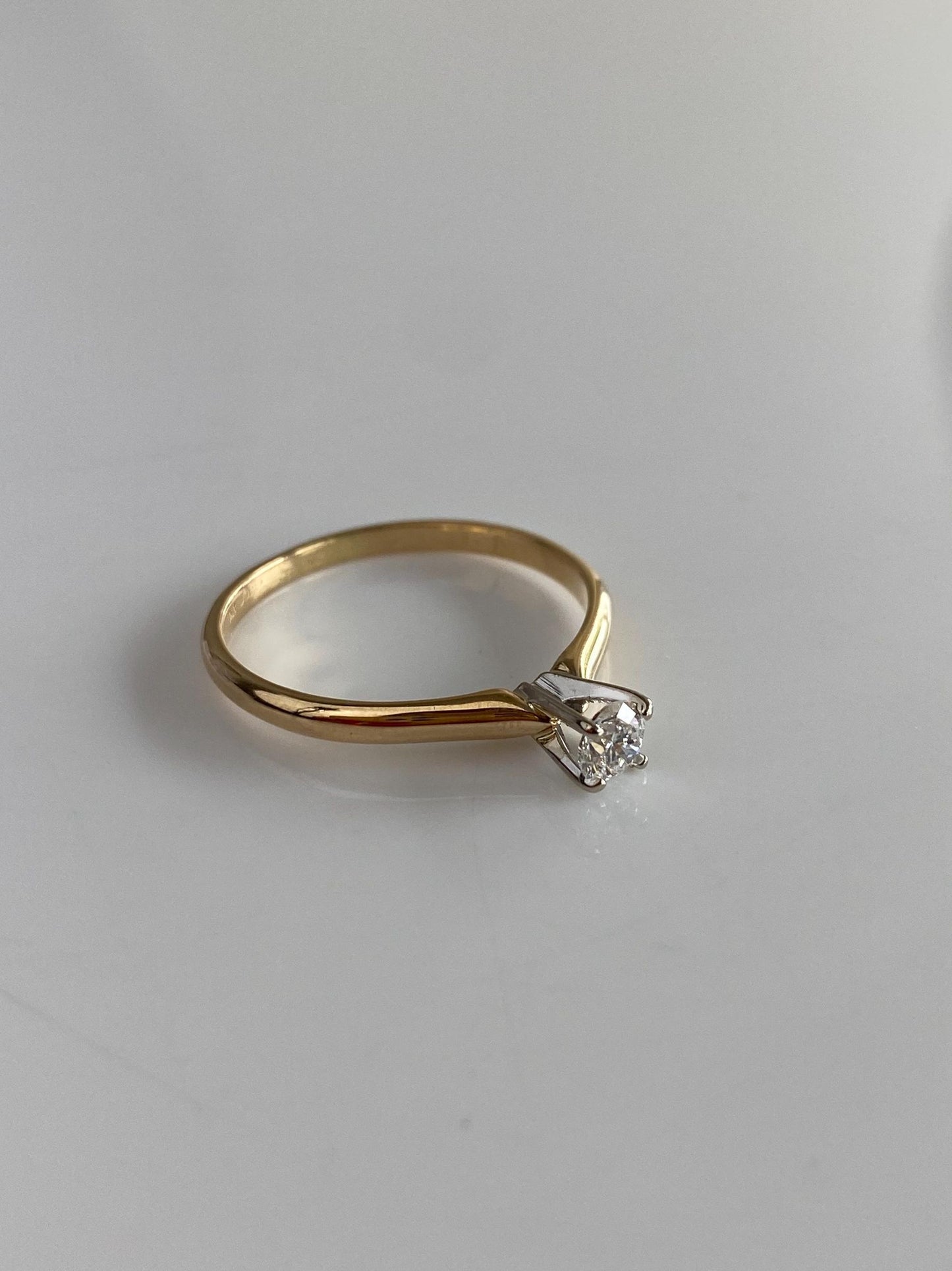 Vintage Solid 14k White & Yellow Gold Diamond Solitaire Ring - Size 8.75