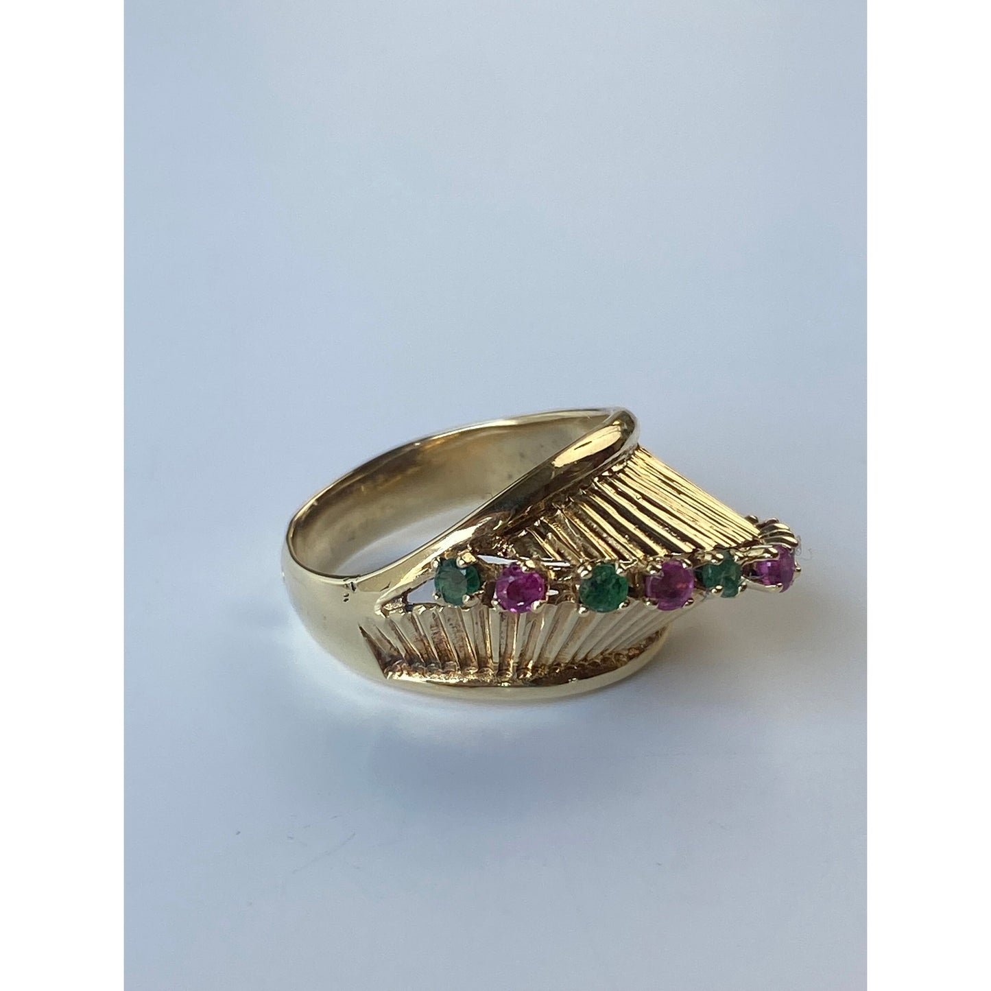 Vintage Solid 14k Yellow Gold Ruby Emerald Fluted Dome Ring - Size 6.5