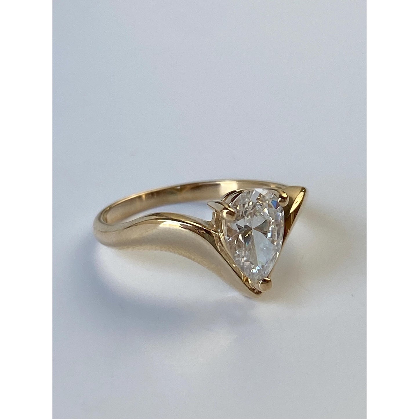 Solid 14k Yellow Gold Cubic Zirconia Teardrop Ring - Size 8.75