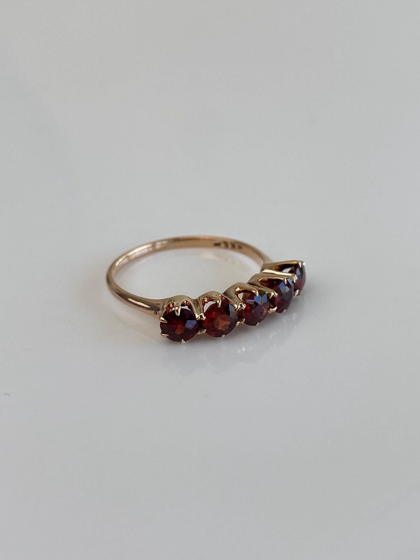 Vintage Solid 9k Yellow Gold Garnet Row Ring - Size 6.25