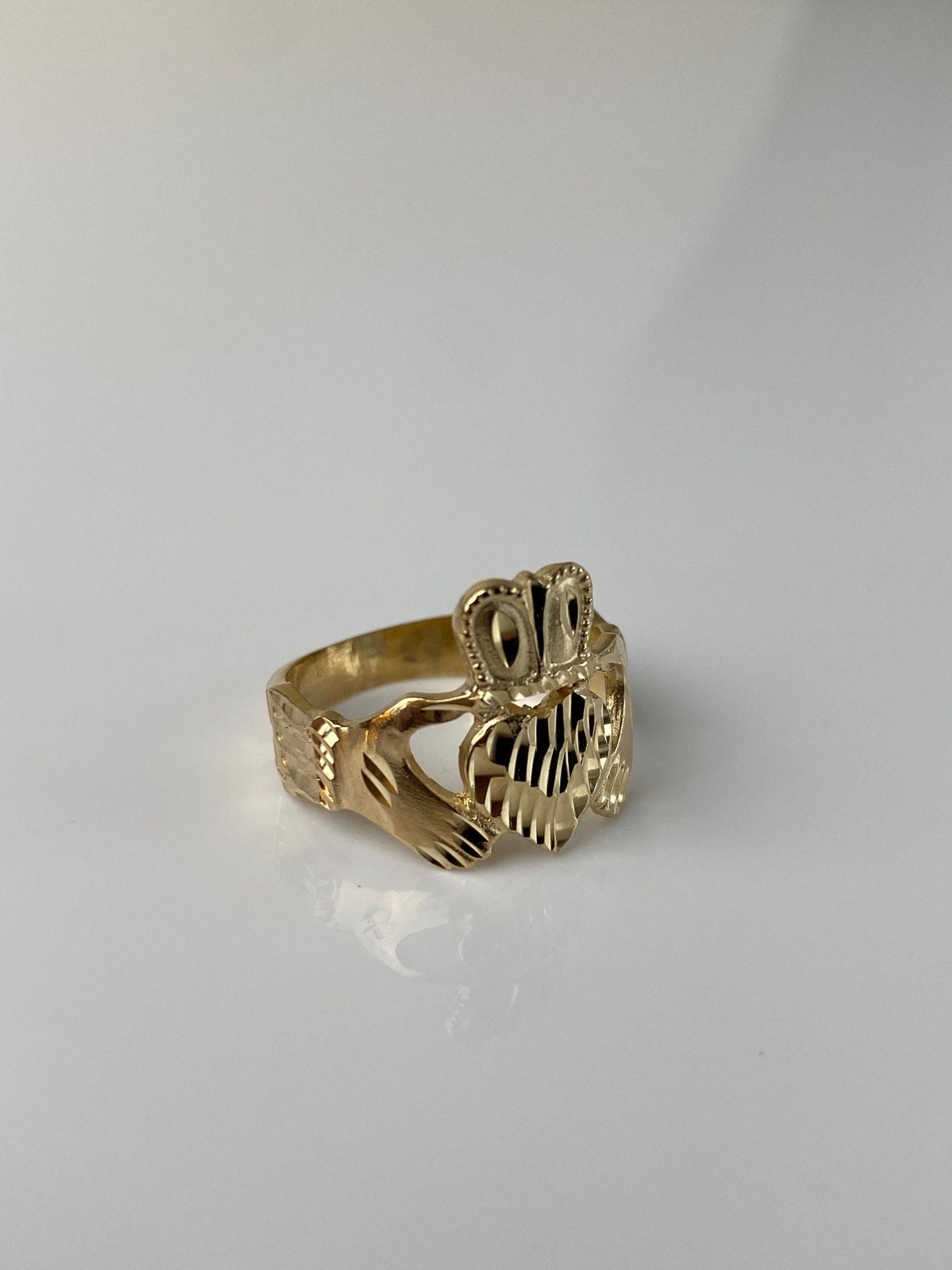 Vintage Solid 14k Yellow Gold Diamond Cut Claddaugh Ring - Size 6.25