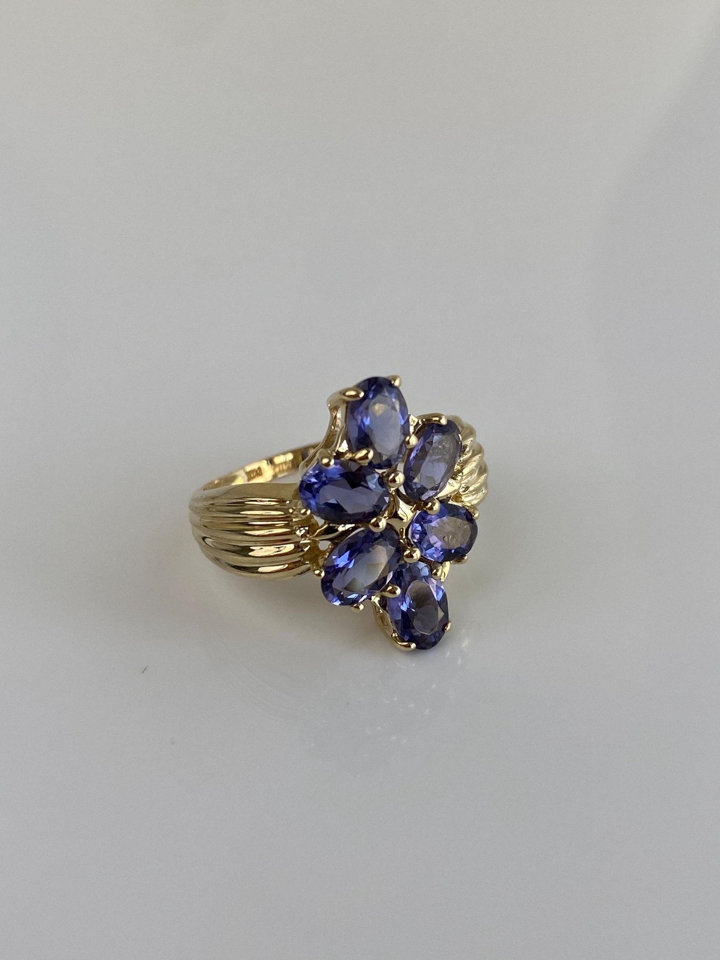 Vintage Solid 14k Yellow Gold Lilac Cubic Zirconia Cluster Ring - Size 6.75