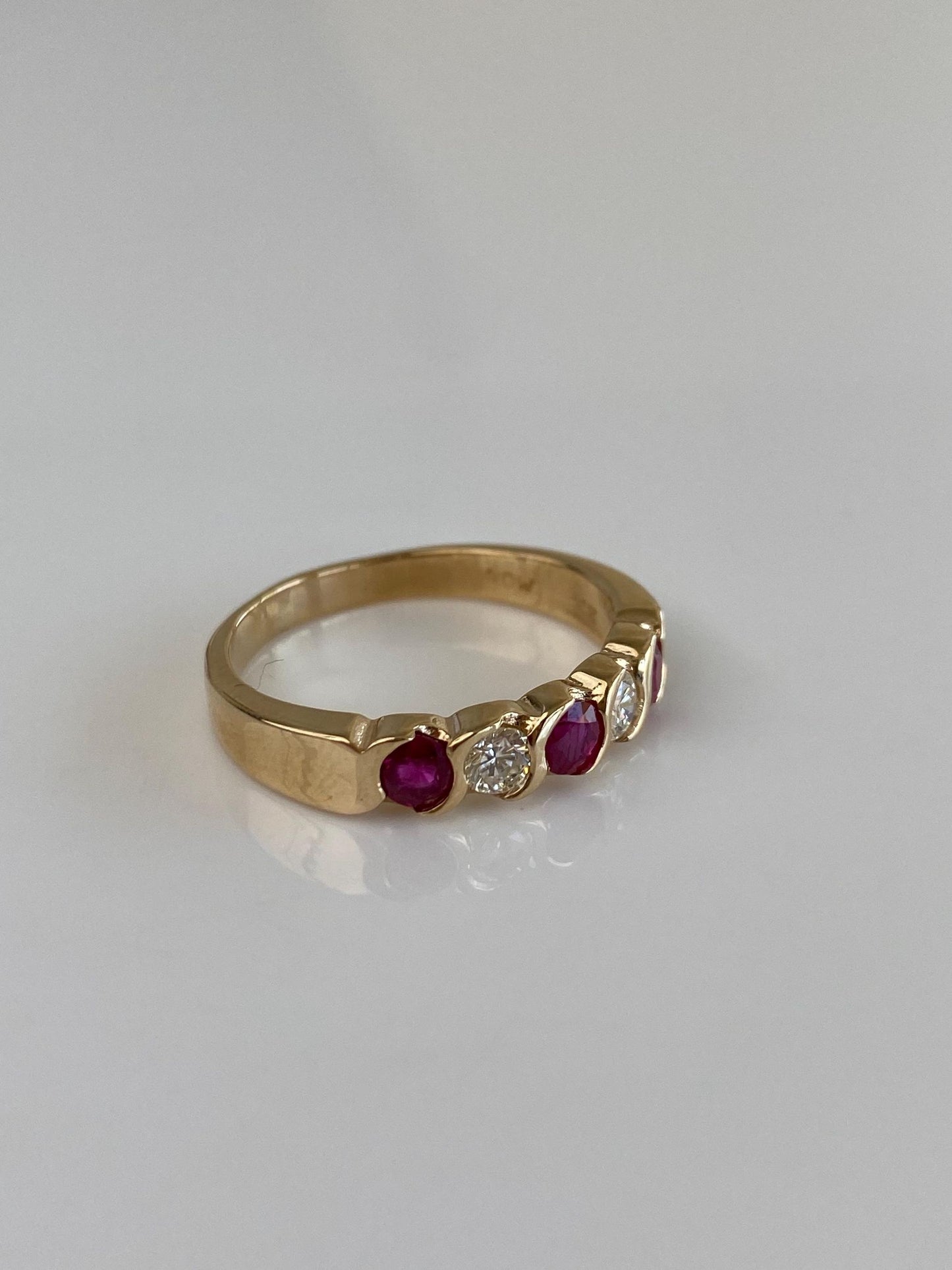 Vintage Solid 14k Yellow Gold Ruby Diamond Ring Band - Size 8.75