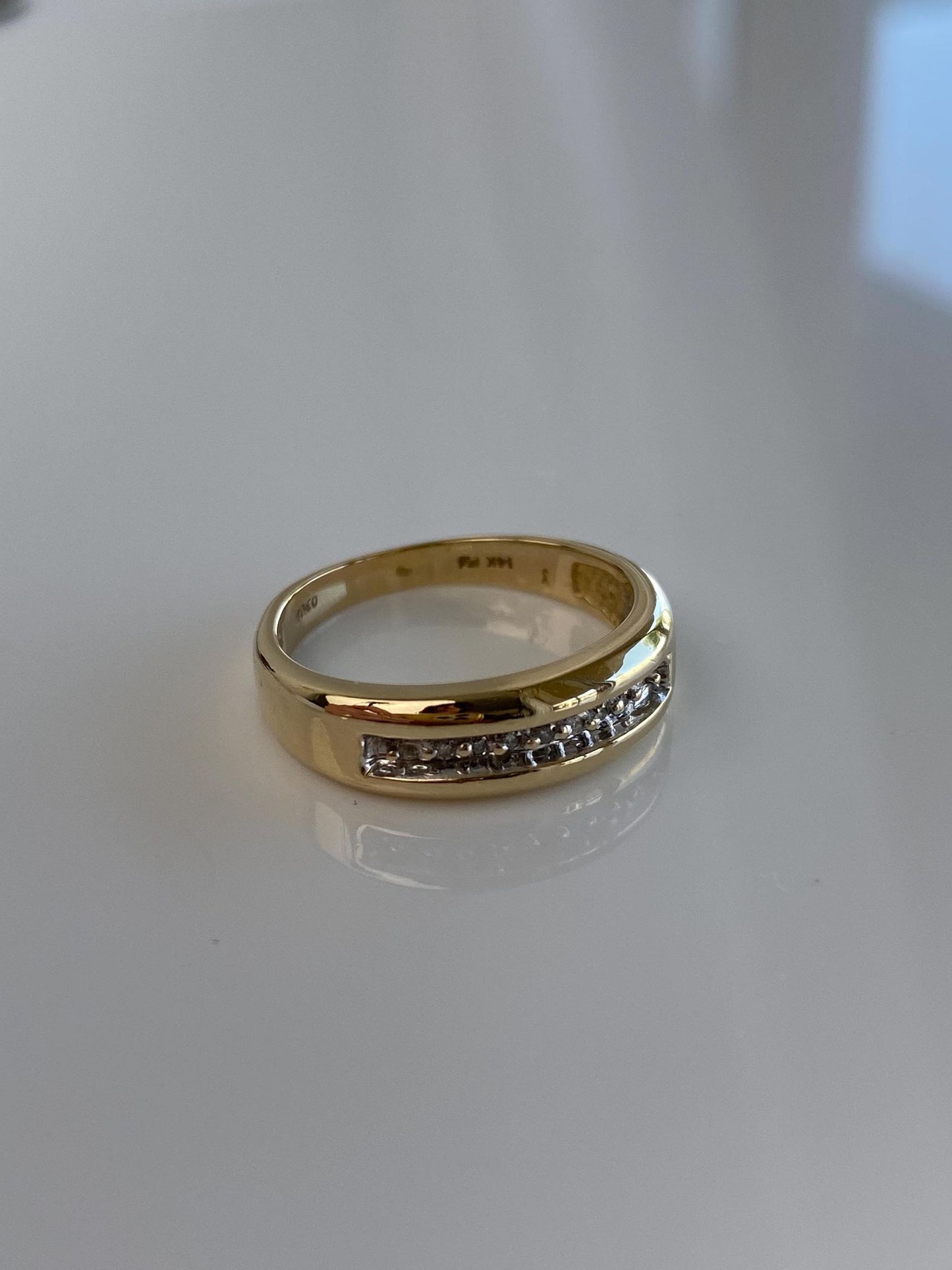 Vintage Solid 14k Yellow Gold Diamond Chip Ring Band - Size 6.25