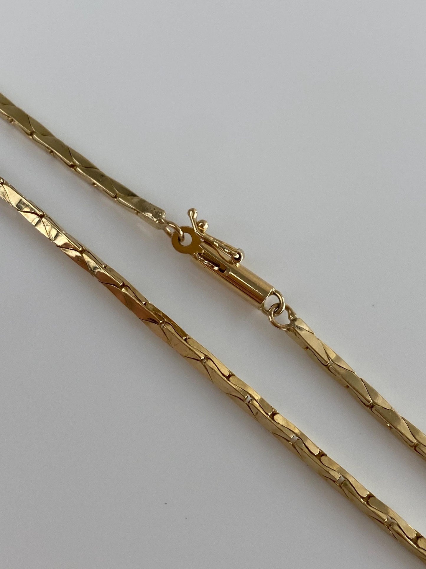 Vintage Solid 14k Yellow Gold Triangle Link Chain Necklace - 18 inches