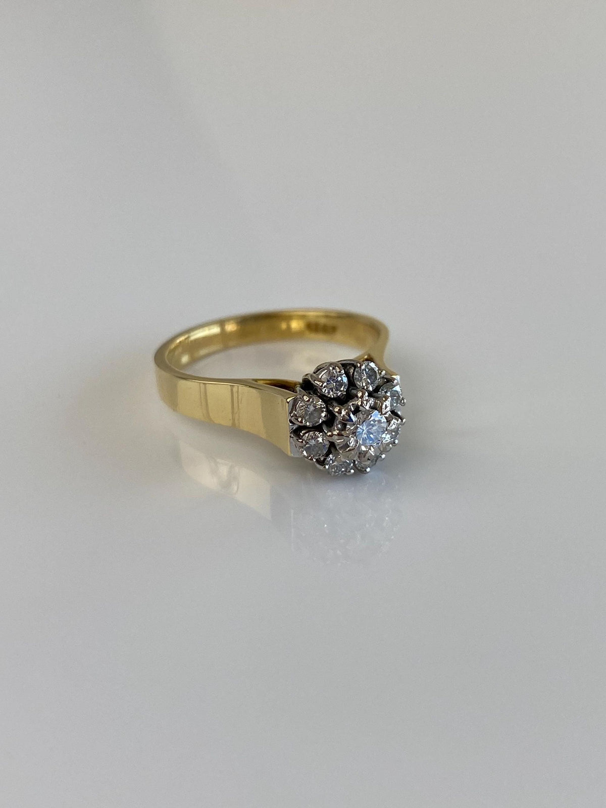 Vintage Solid 18k White & Yellow Gold Diamond Cluster Ring - Size 6.75