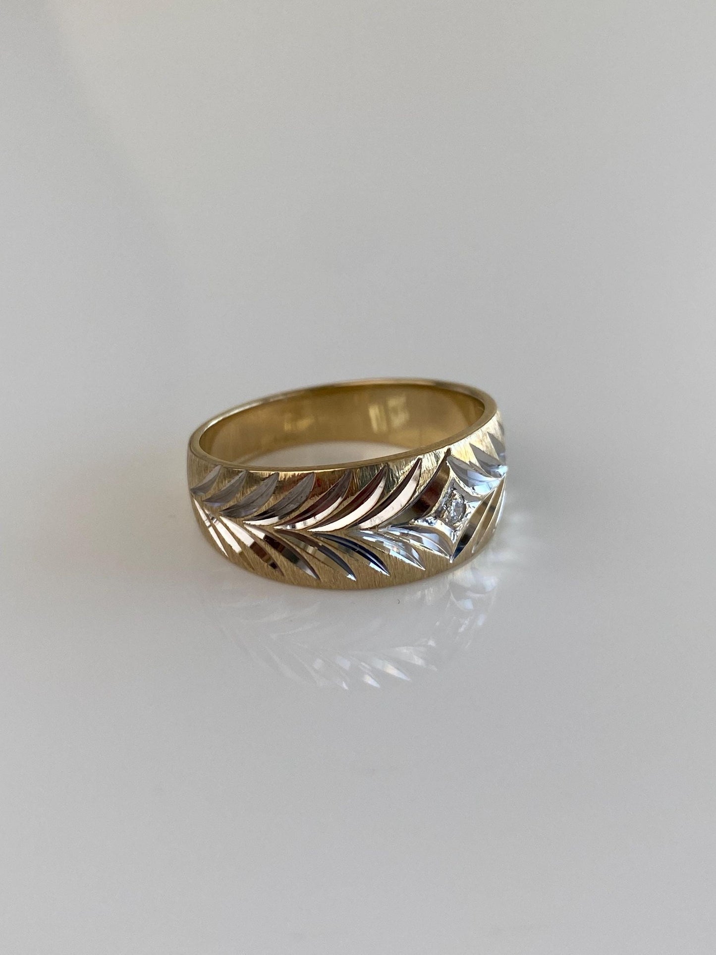 Vintage Solid 14k White & Yellow Gold Diamond Cut Diamond Ring Band - Size 9.75