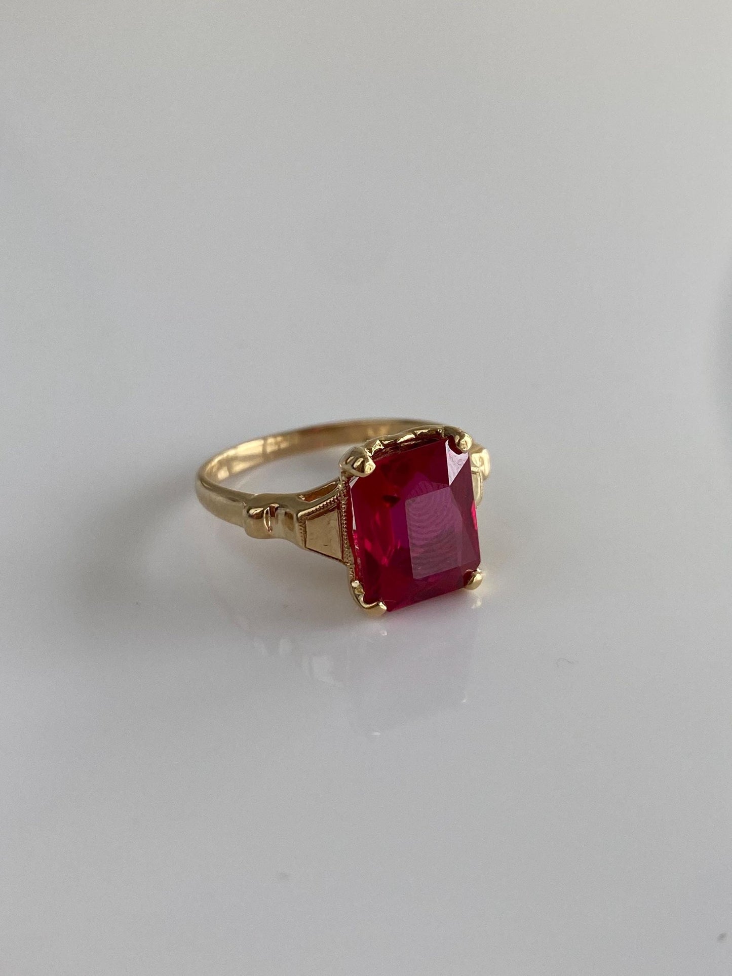 Vintage Solid 10k Yellow Gold Pink Sapphire Ring - Size 6.25