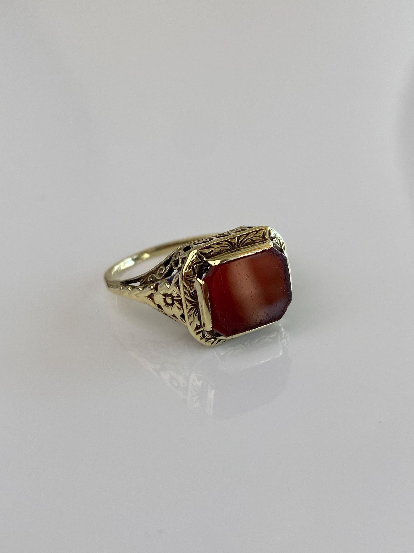 Vintage Solid 14k Yellow Gold Carnelian Ring - Size 5.75