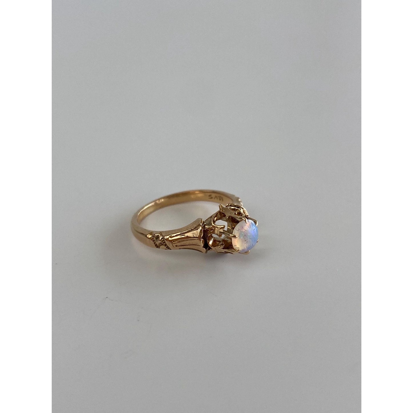 Vintage Solid 14k Yellow Gold Opal Ring - Size 4.25