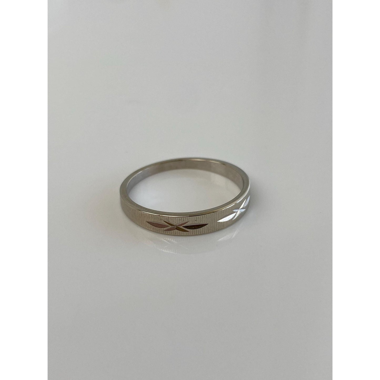 Vintage Solid 14k White Gold Diamond Cut Satin Ring Band - Size 10