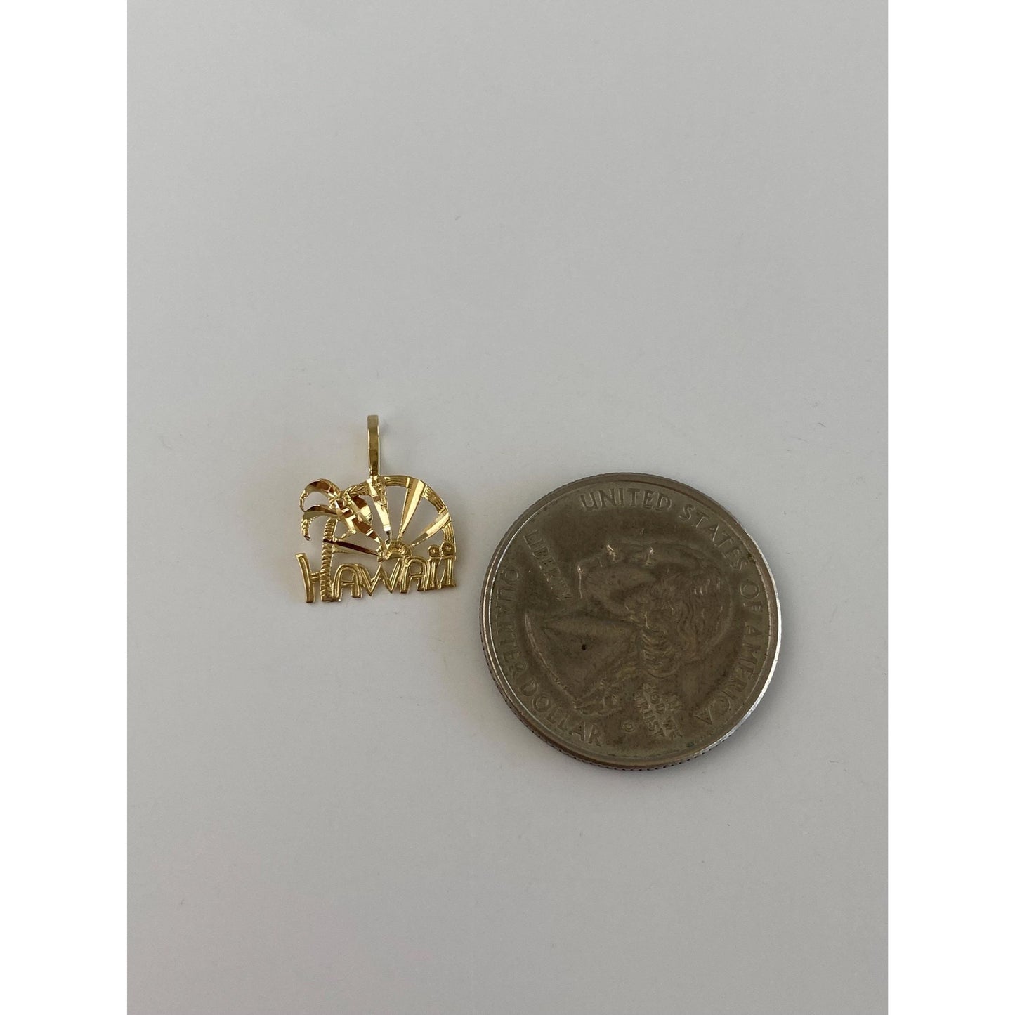 Vintage Solid 14k Yellow Gold Sun Hawaii Charm