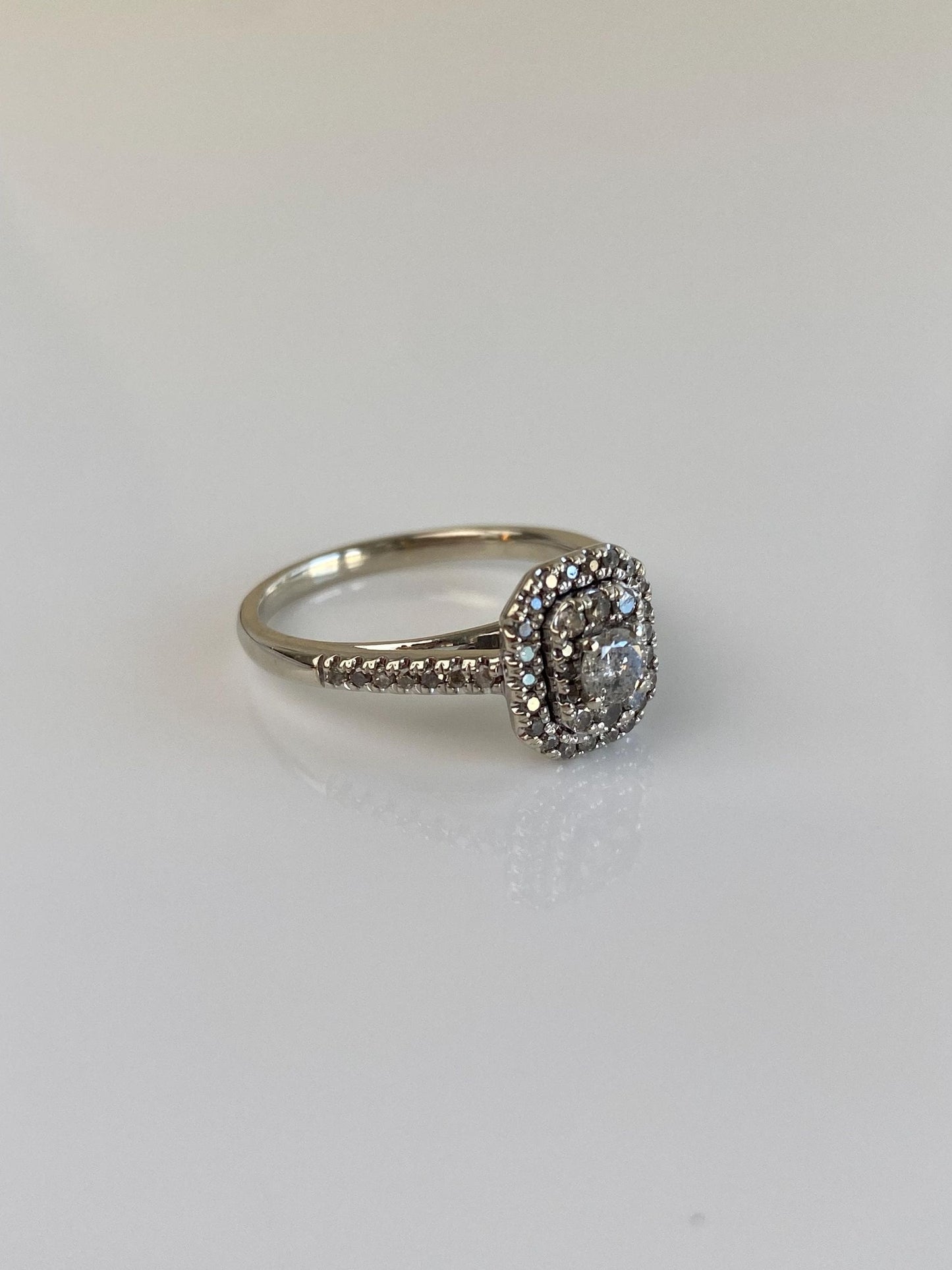 Vintage Solid 10k White Gold Diamond Ring - Size 6.75