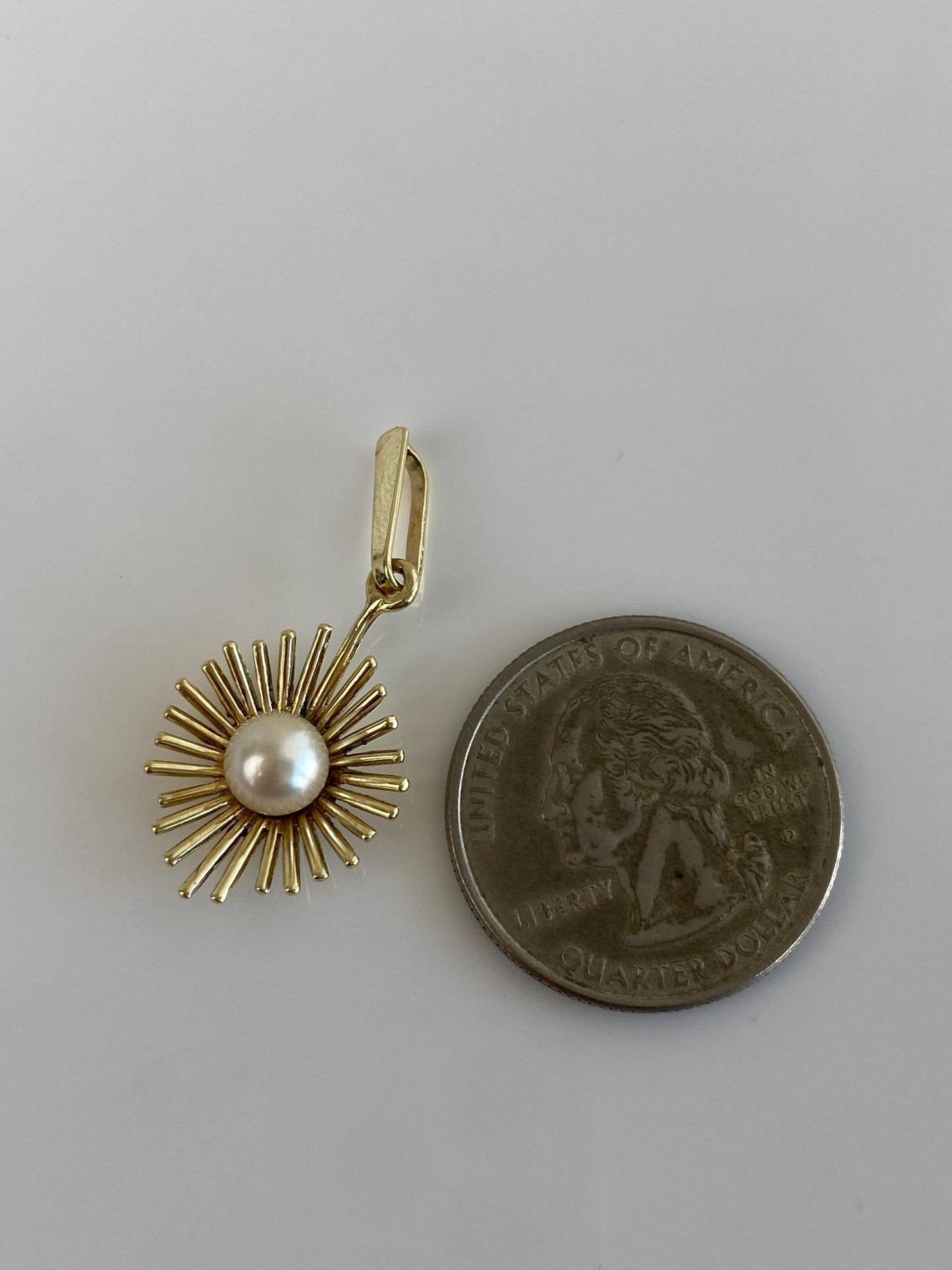 Vintage Solid 14k Yellow Gold Pearl Starburst Charm