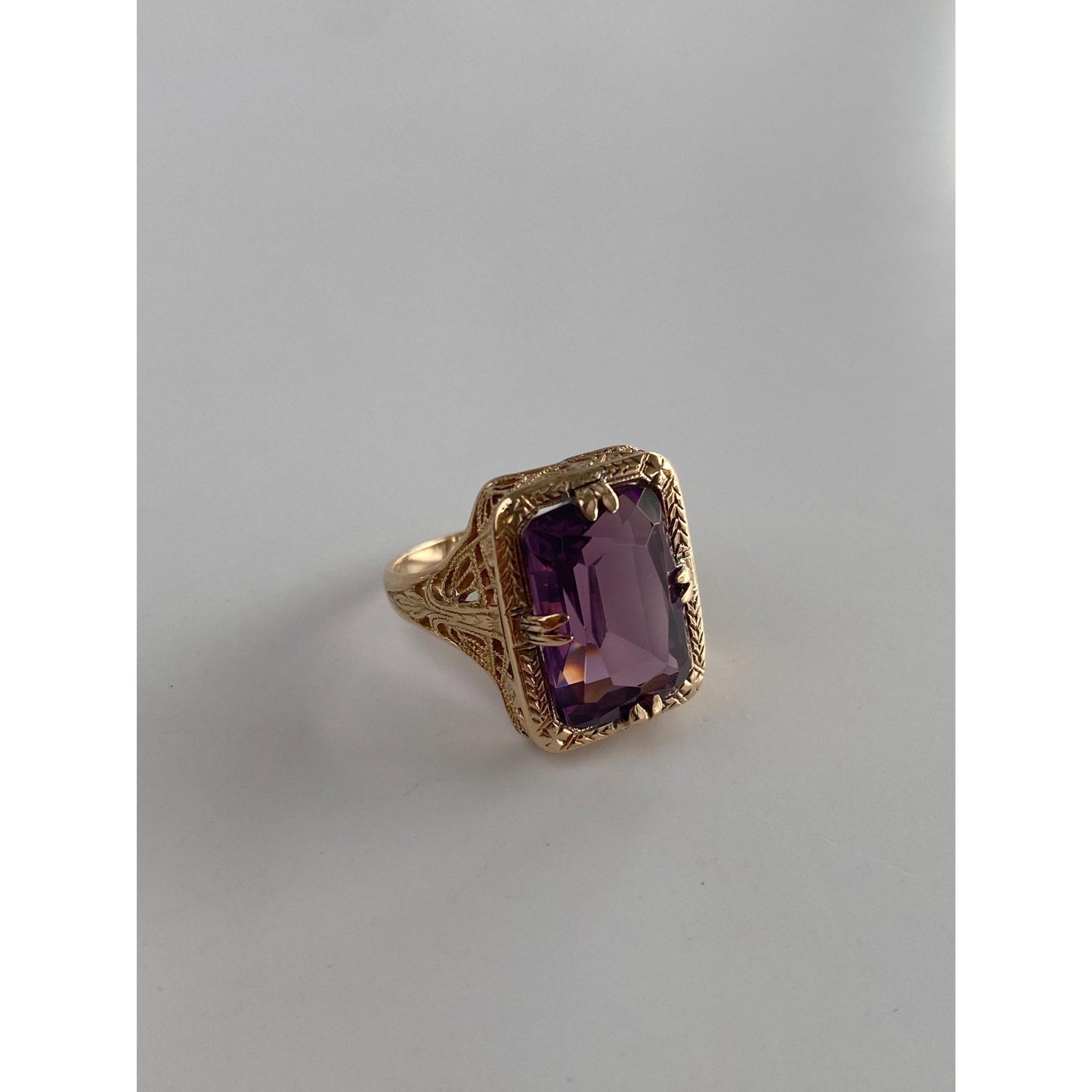 Vintage Solid 14k Yellow Gold Purple Cubic Zirconia Art Deco Style Ring - Size 5.25