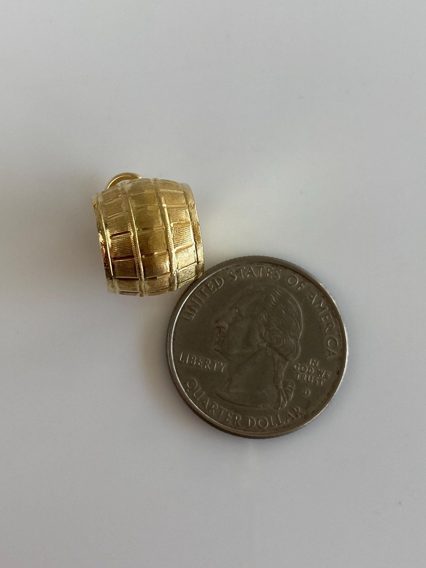 Vintage 18k Yellow Gold Barrel Charm
