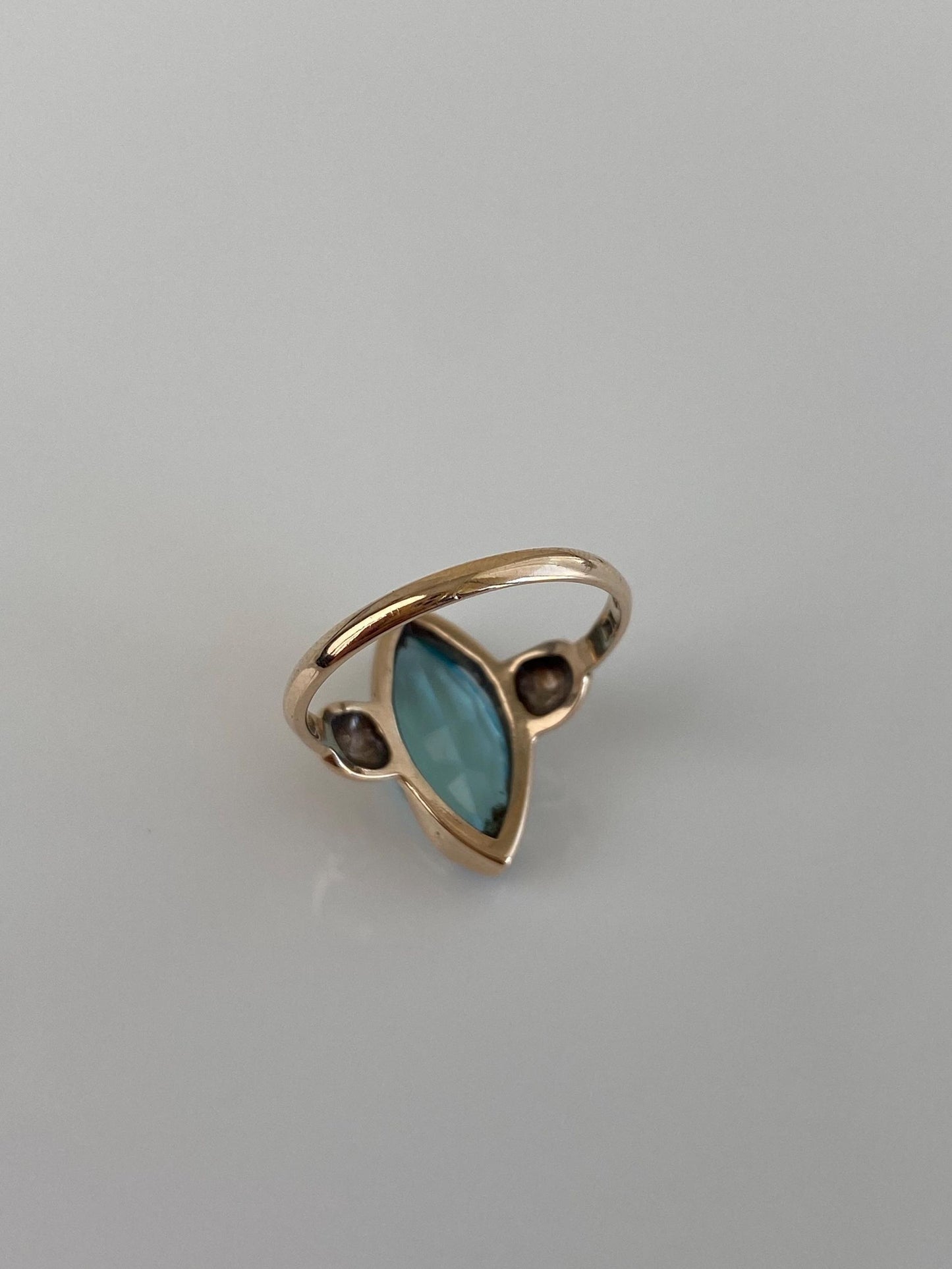 Vintage Solid 10k Yellow Gold Blue Cubic Zirconia Marquis Ring - Size 6.25