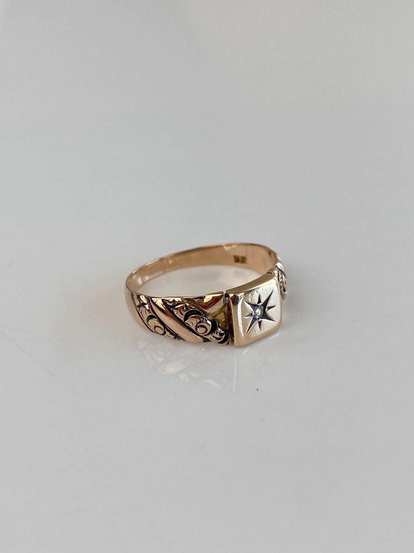 Vintage Solid 10k Rosey Gold Star Set Diamond Designed Ring - Size 6.75