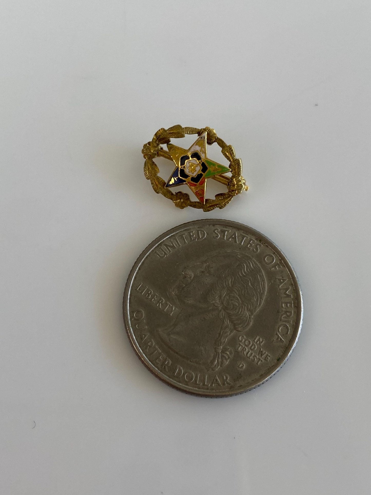 Vintage Solid 10k Yellow Gold Enamel Freemason Order of the Eastern Star Pin