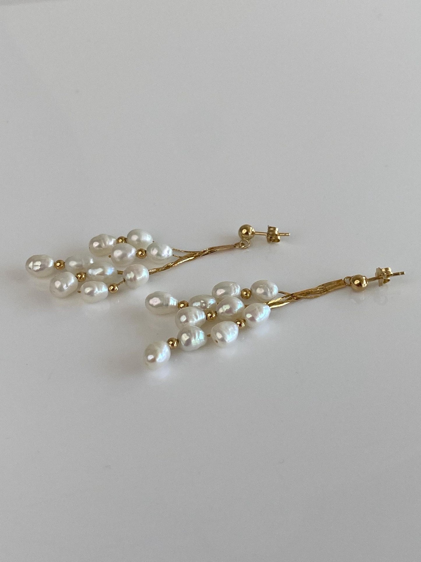 Vintage Solid 14k Yellow Gold Pearls Flat Chain Fringe Stud Earrings
