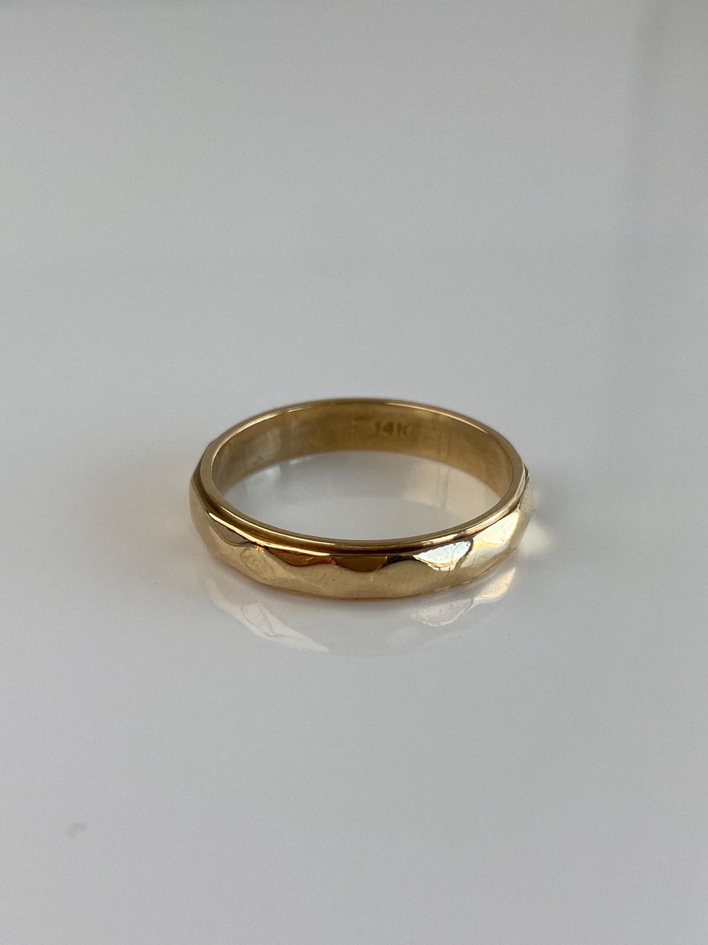 Vintage Solid 14k Yellow Gold Faceted Ring Band - Size 9.75