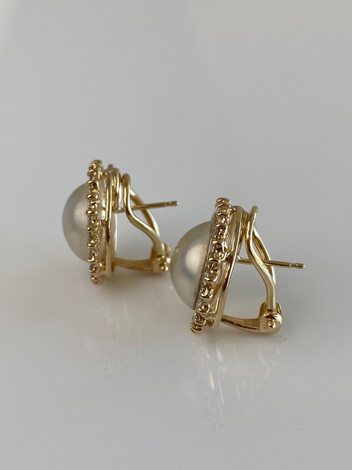 Vintage Solid 14k Yellow Gold Diamond Halo Mabe Pearl Drop Earrings