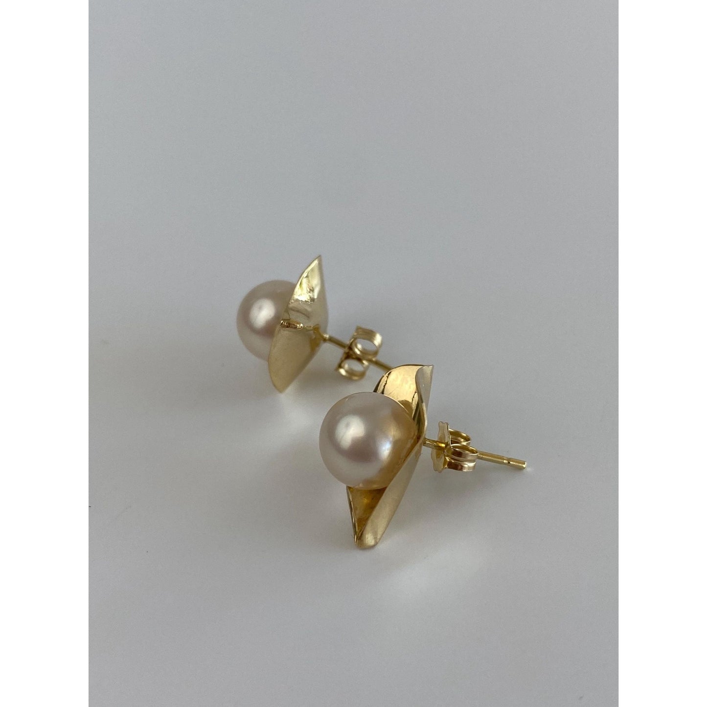 Vintage Solid 14k Yellow Gold Pearl Leaf Stud Earrings