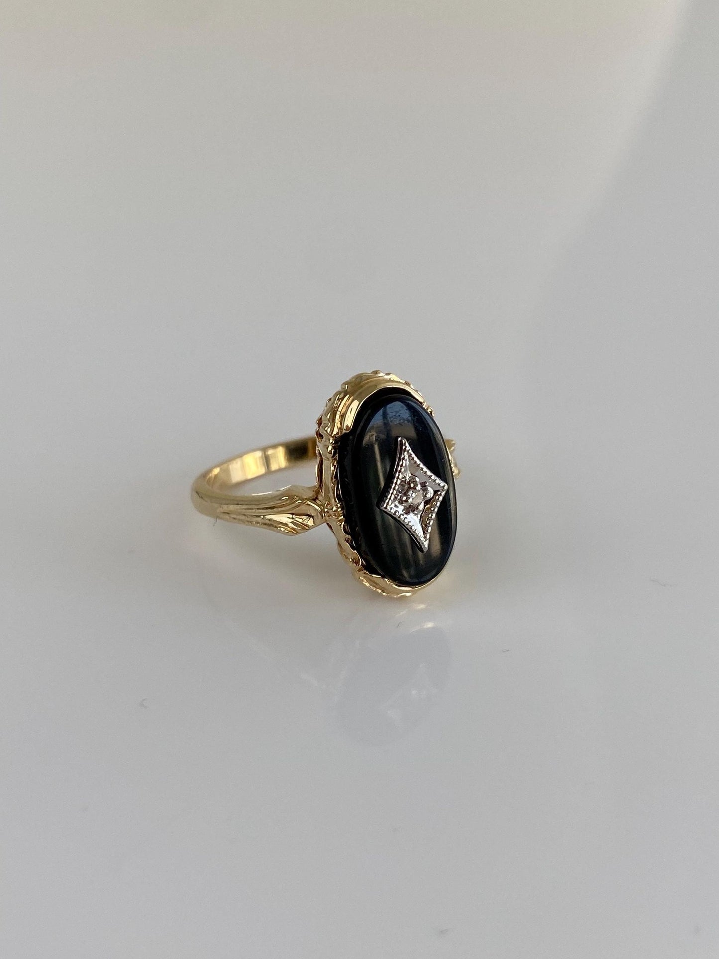 Vintage Solid 10k White & Yellow Gold Onyx Diamond Ring - Size 6.25