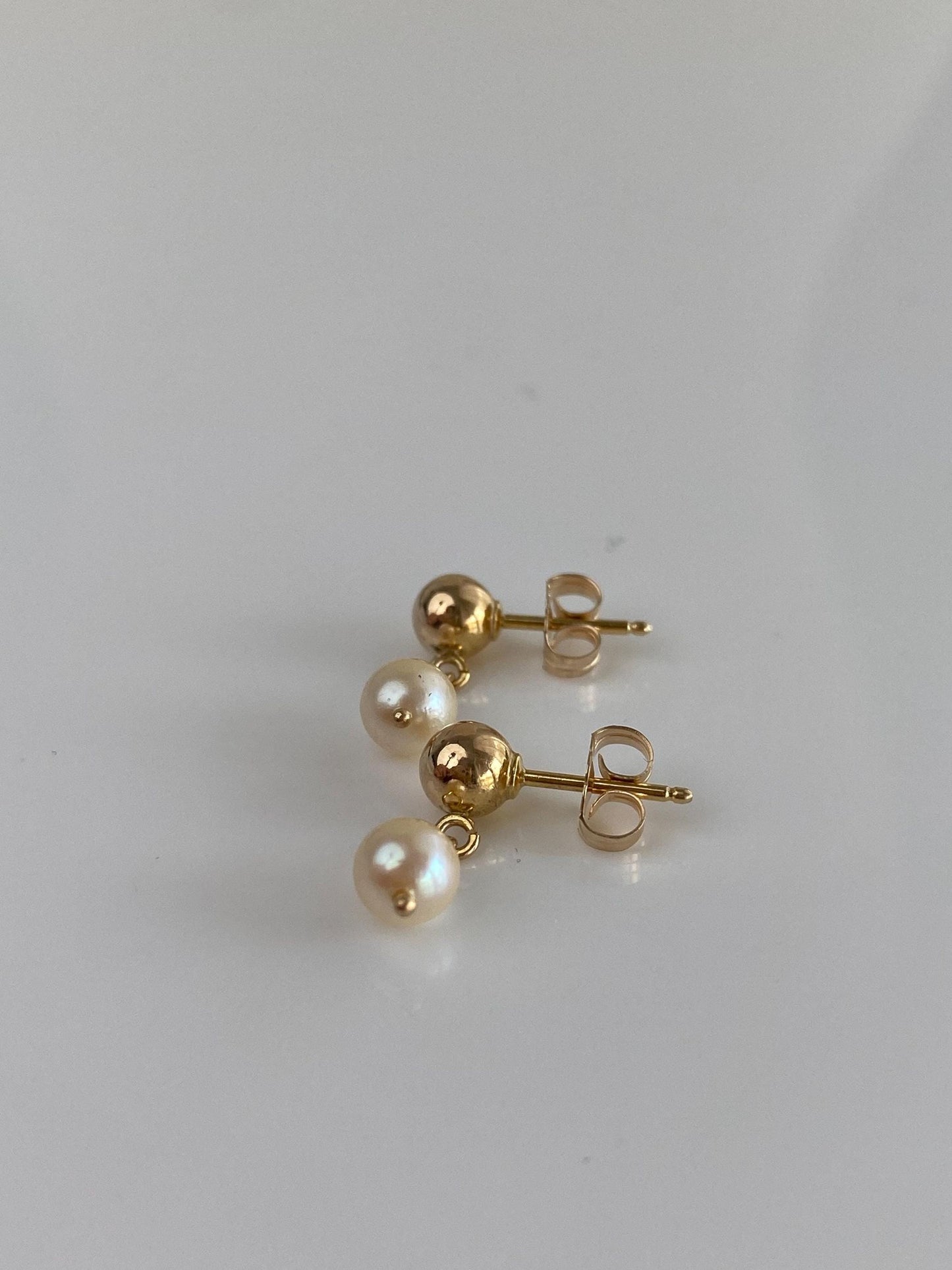 Vintage 14k Yellow Gold Pearl Dangle Stud Earrings