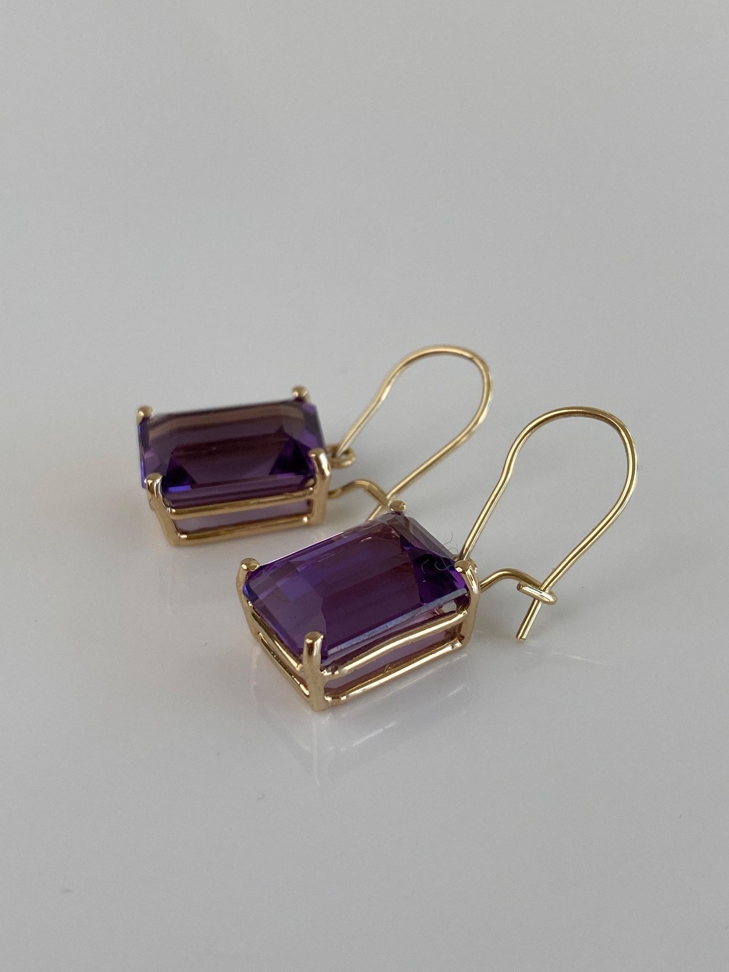 Vintage Solid 14k Yellow Gold Amethyst Dangle Earrings