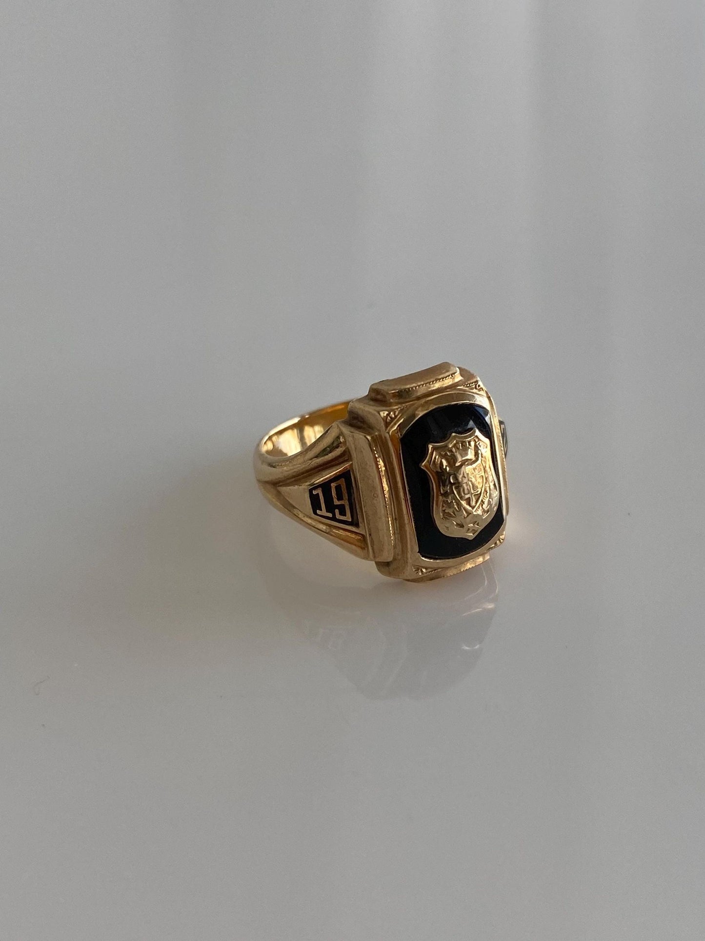 Vintage Solid 10k Yellow Gold Onyx 1952 Class Ring - Size 4