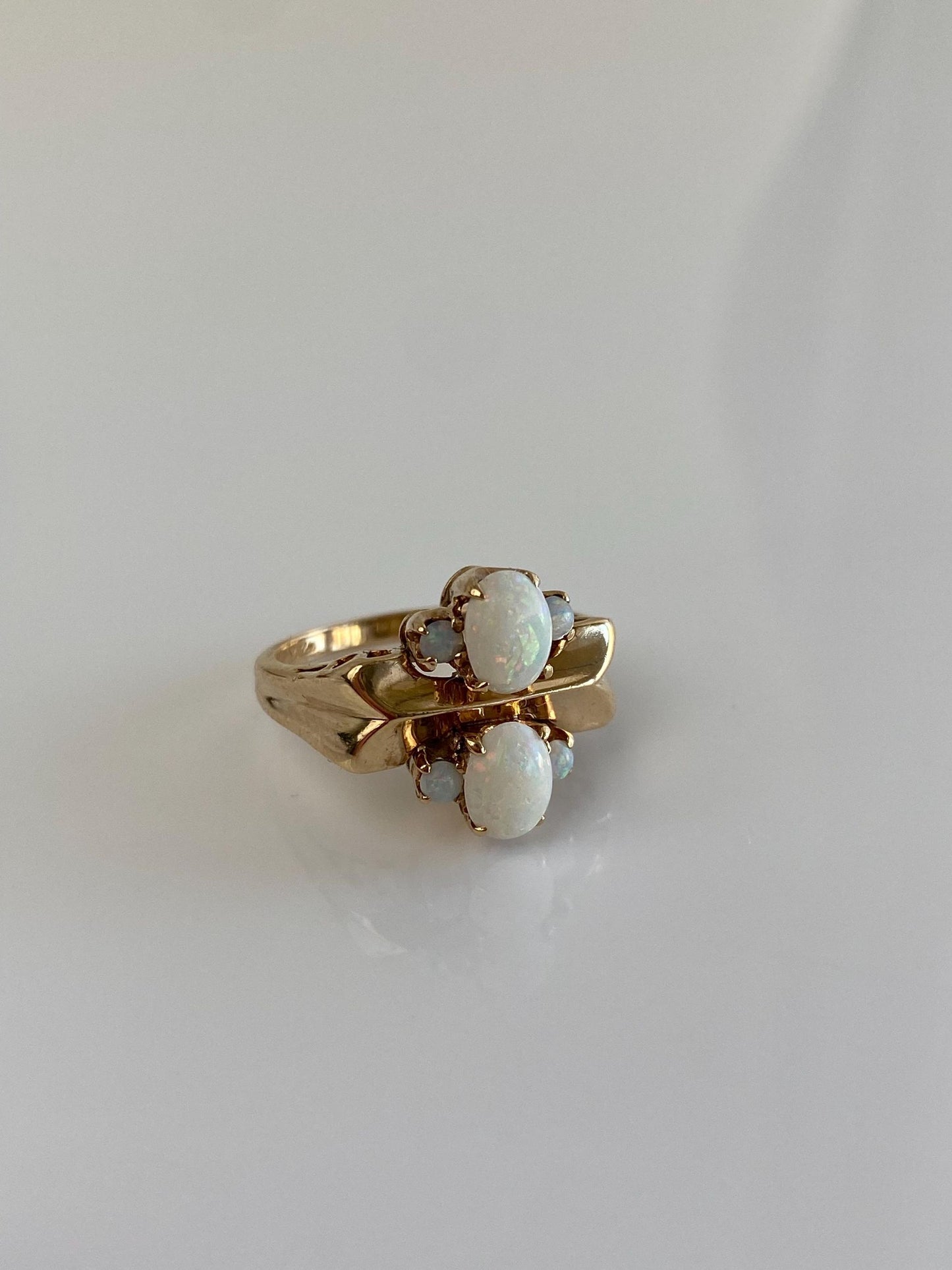 Vintage Solid 14k Yellow Gold Opals Ring - Size 4.25