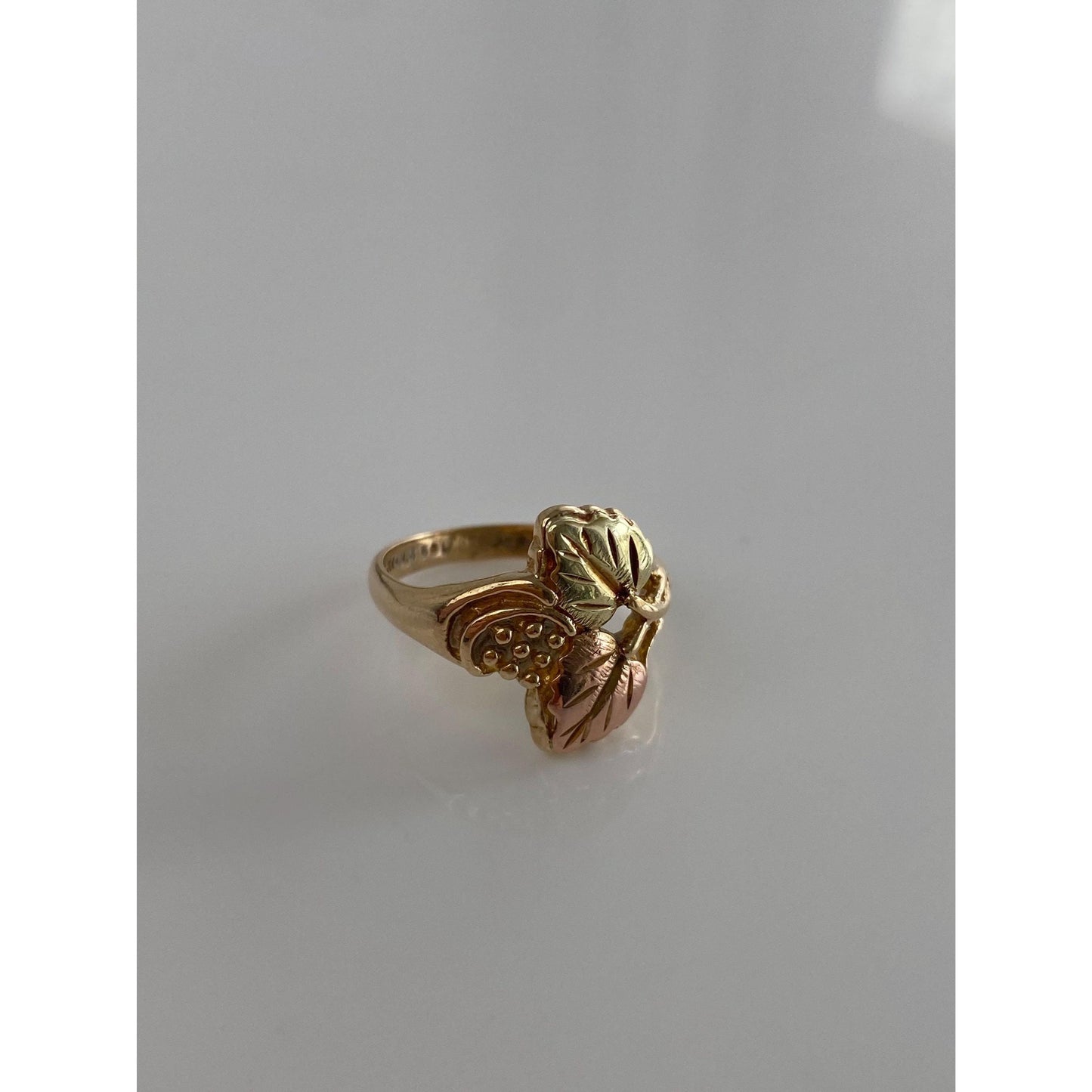 Solid 10k Black Hills Gold Grape Vine Ring - Size 5