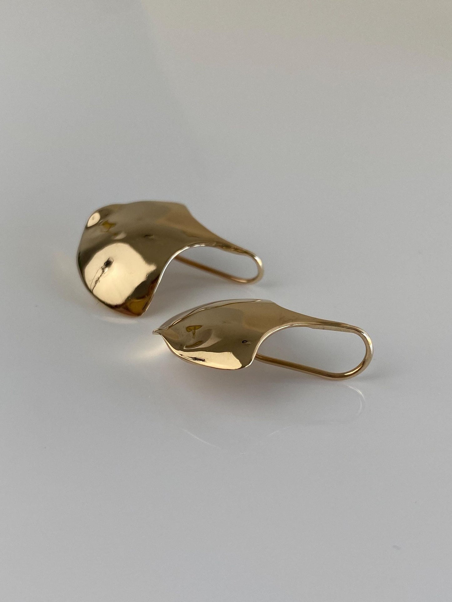 Vintage Solid 14k Yellow Gold Gingko Leaf Shape Drop Earrings