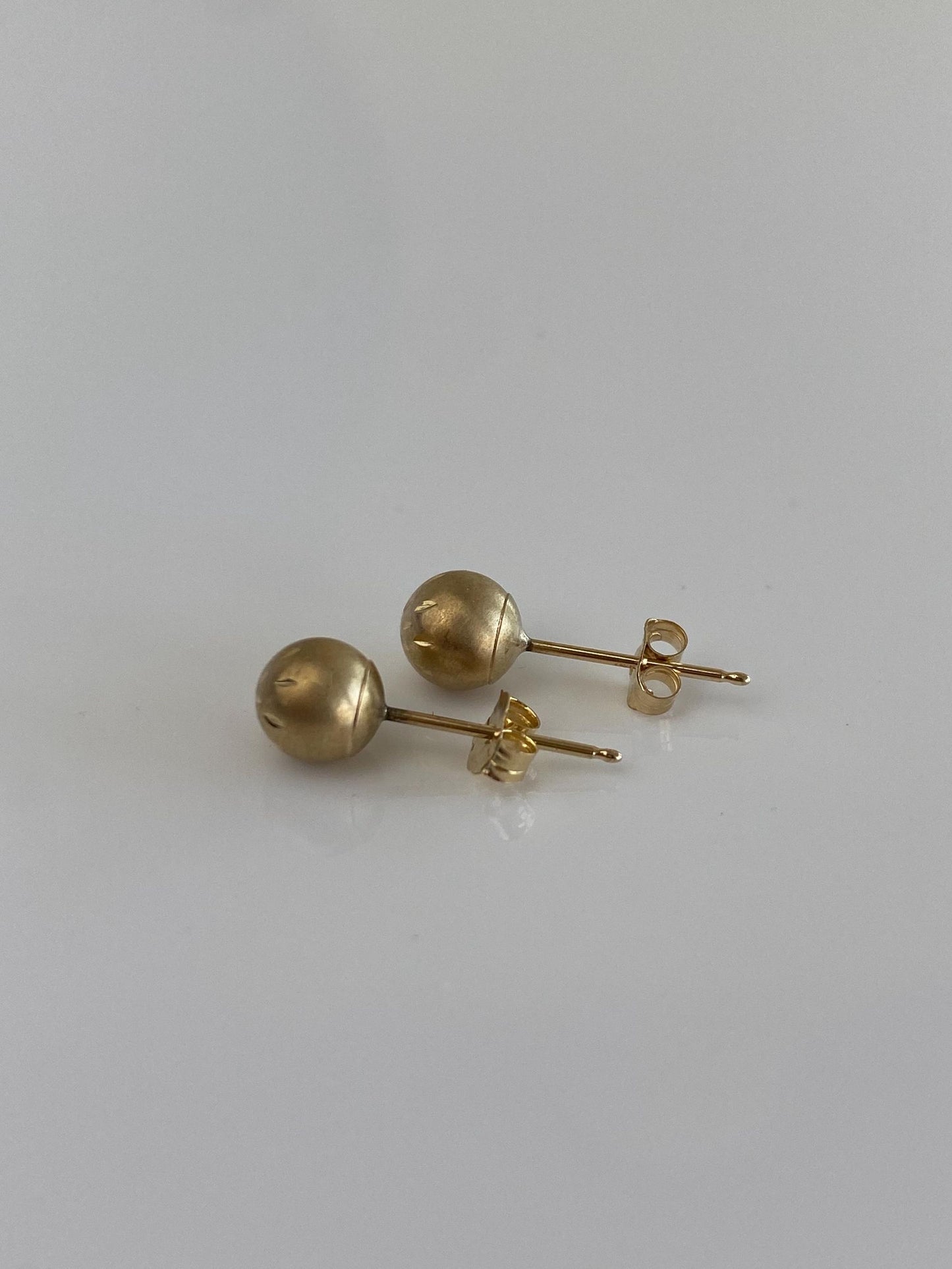 Vintage 14k Yellow Gold Diamond Cut Satin Gold Ball Stud Earrings