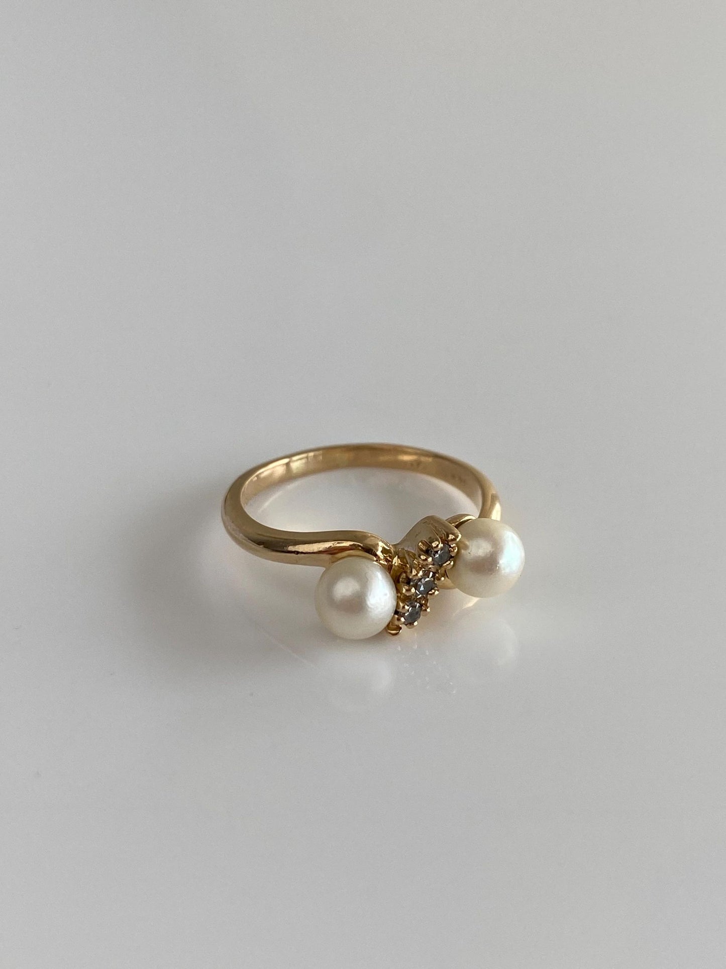 Vintage Solid 14k Yellow Gold Diamond Pearls Ring - Size 7