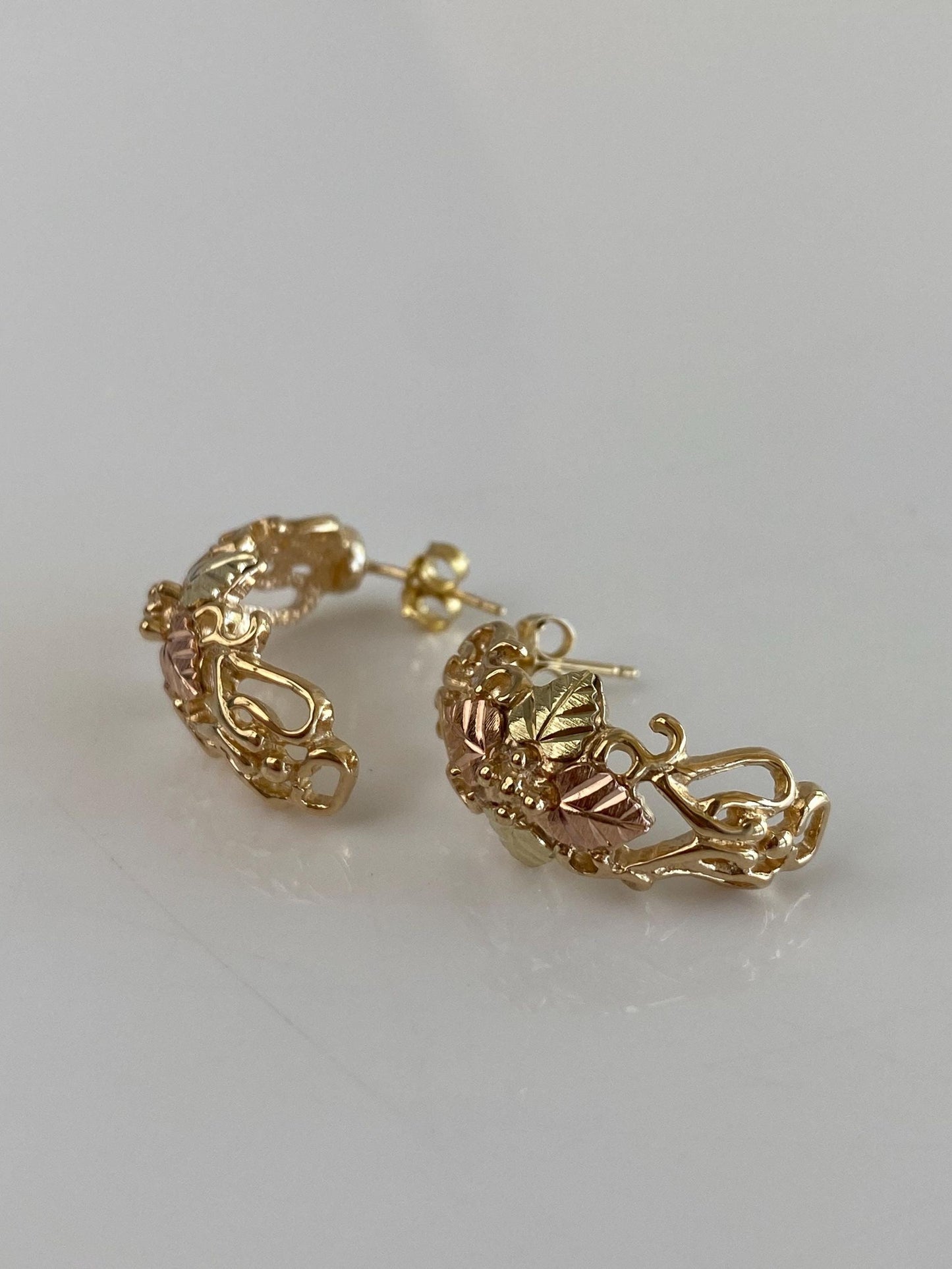 Vintage Solid 10k Black Hills Gold Leaves Drop Earrings