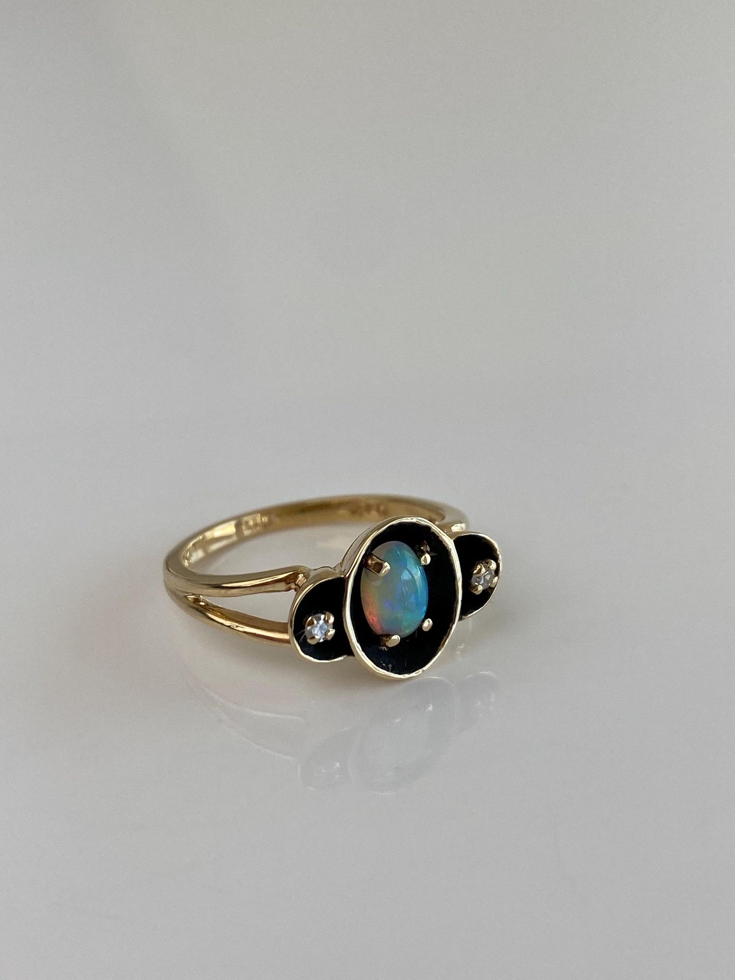 Vintage Solid 14k Yellow Gold Diamond Opal Shadowbox Ring - Size 6.25