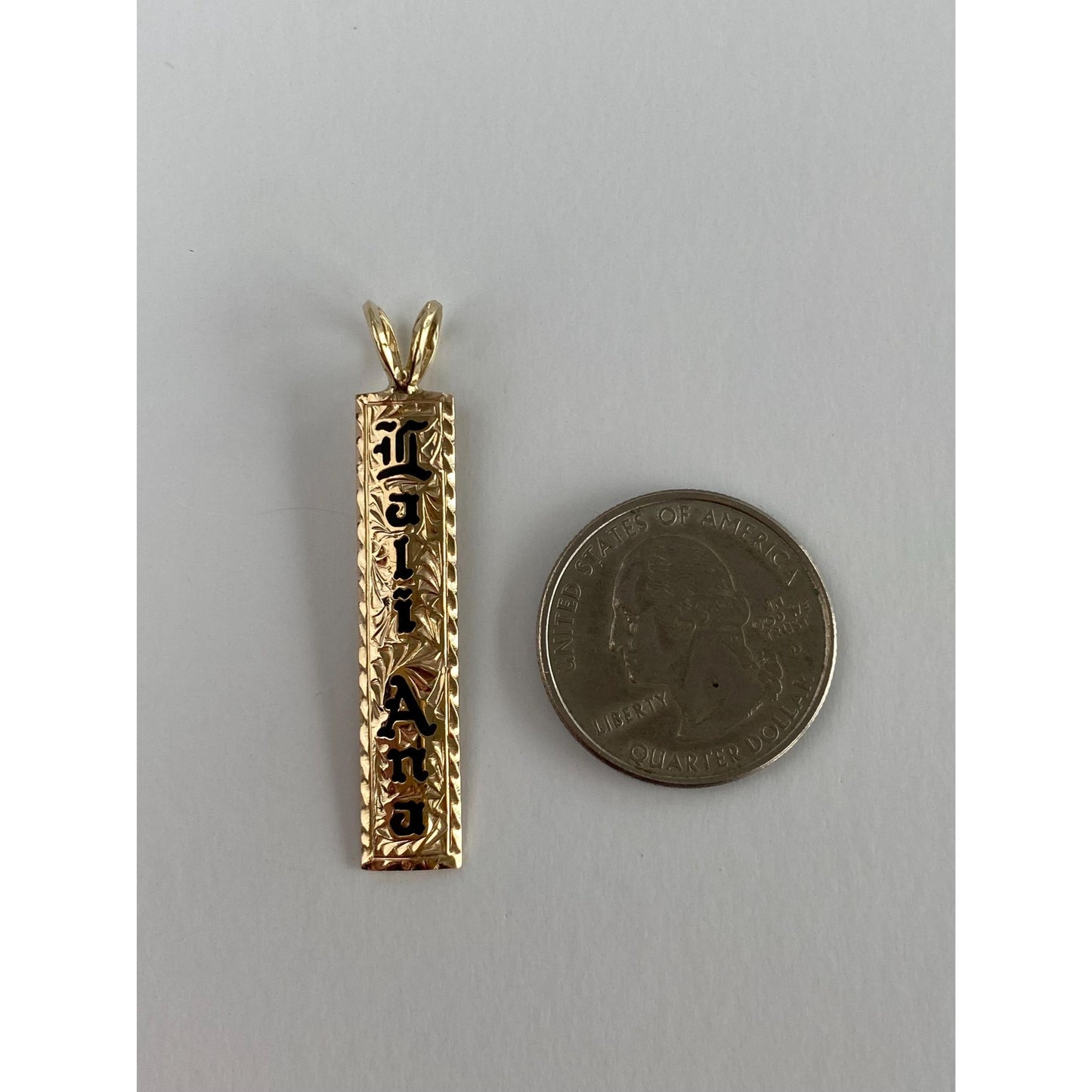 Vintage Solid 14k Yellow Gold Black Enamel Hawaiian 'Lali Ana' Floral Engraved Charm